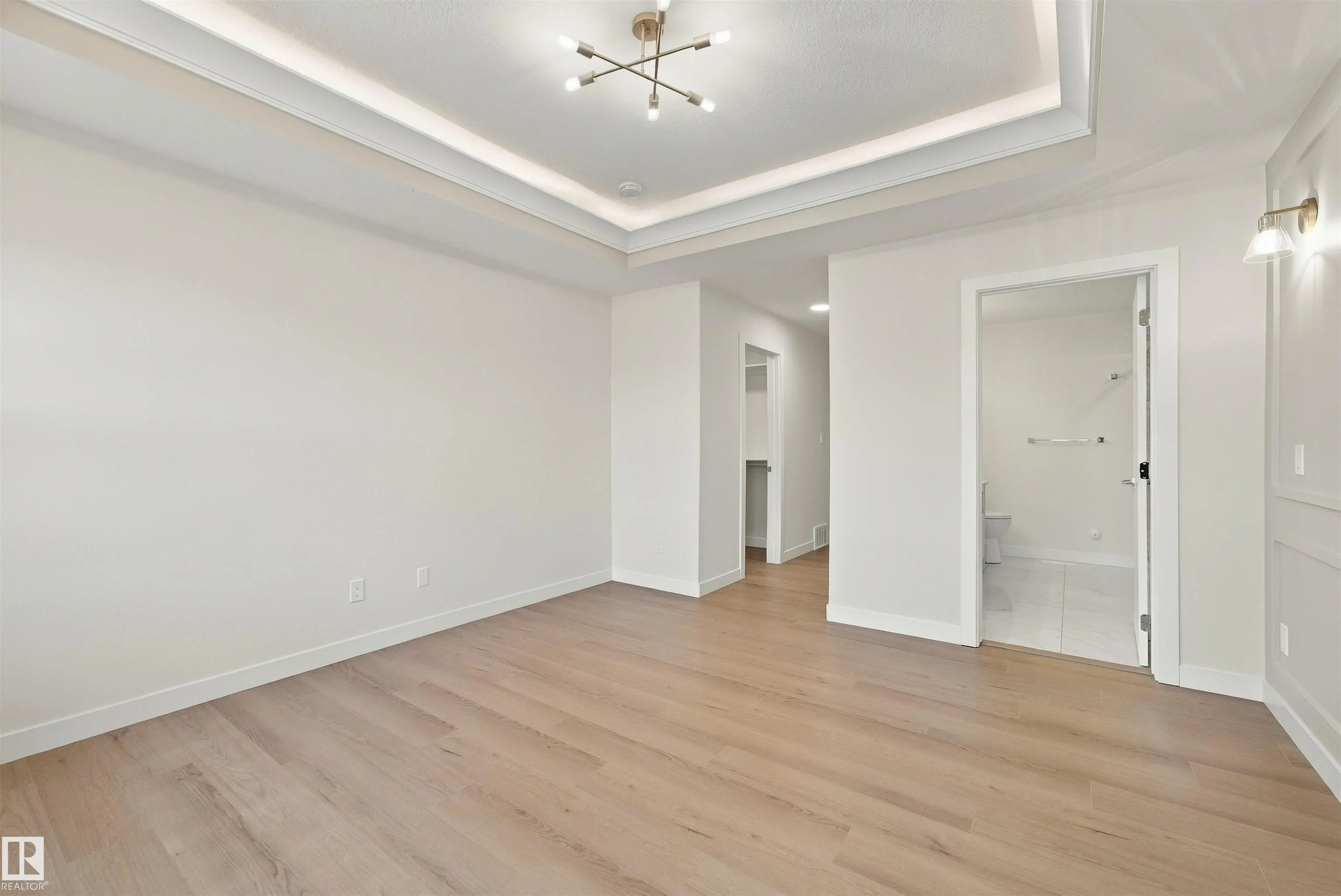 3824 39 St