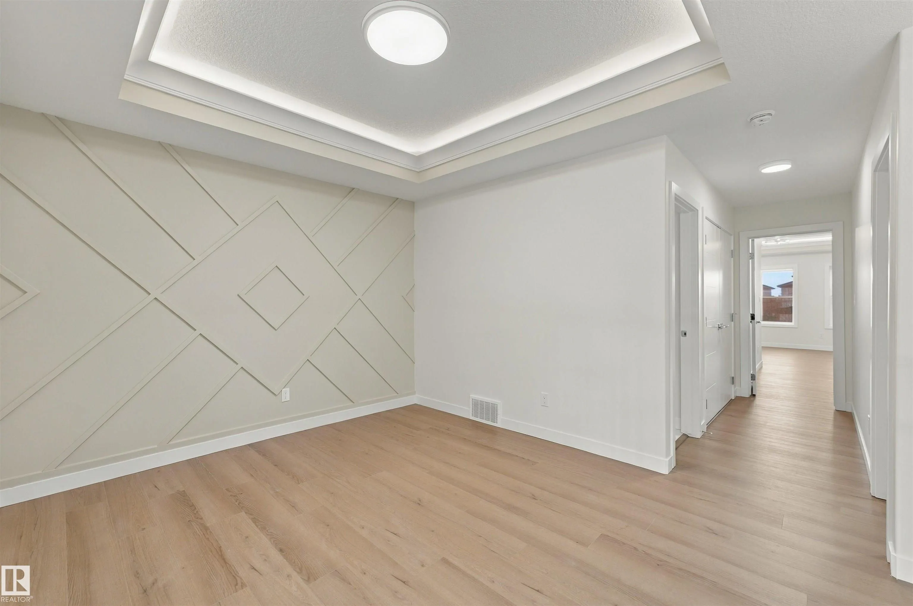 3824 39 St