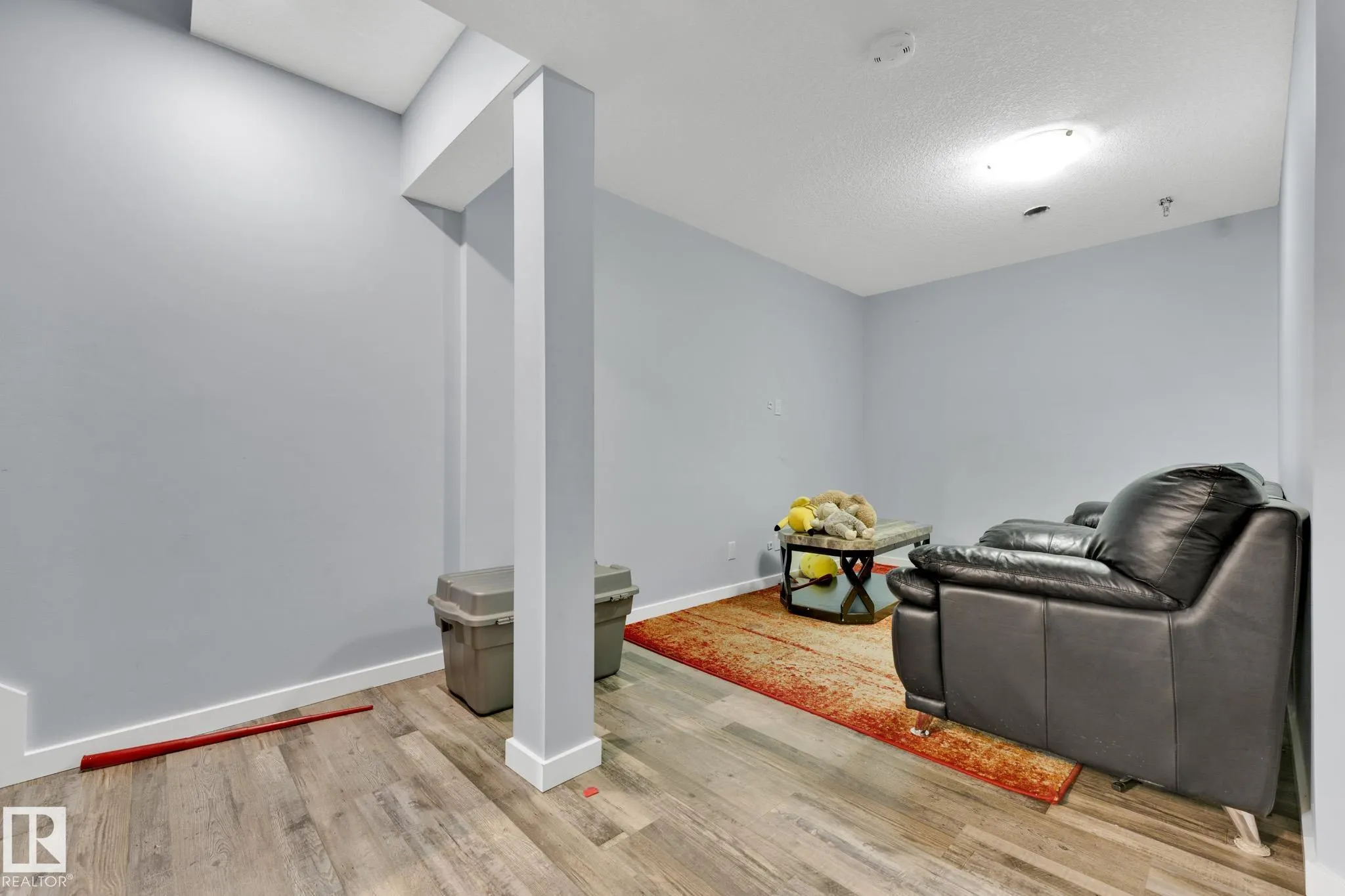 5914 ANTHONY Crescent