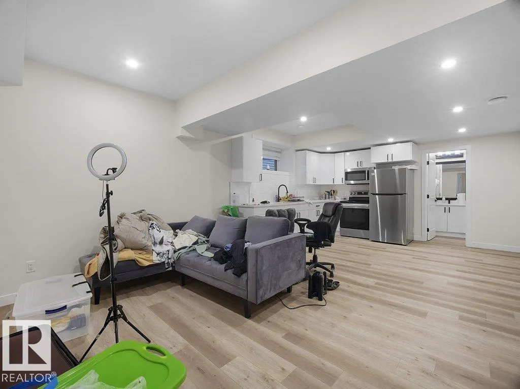 92 Edgefield Way