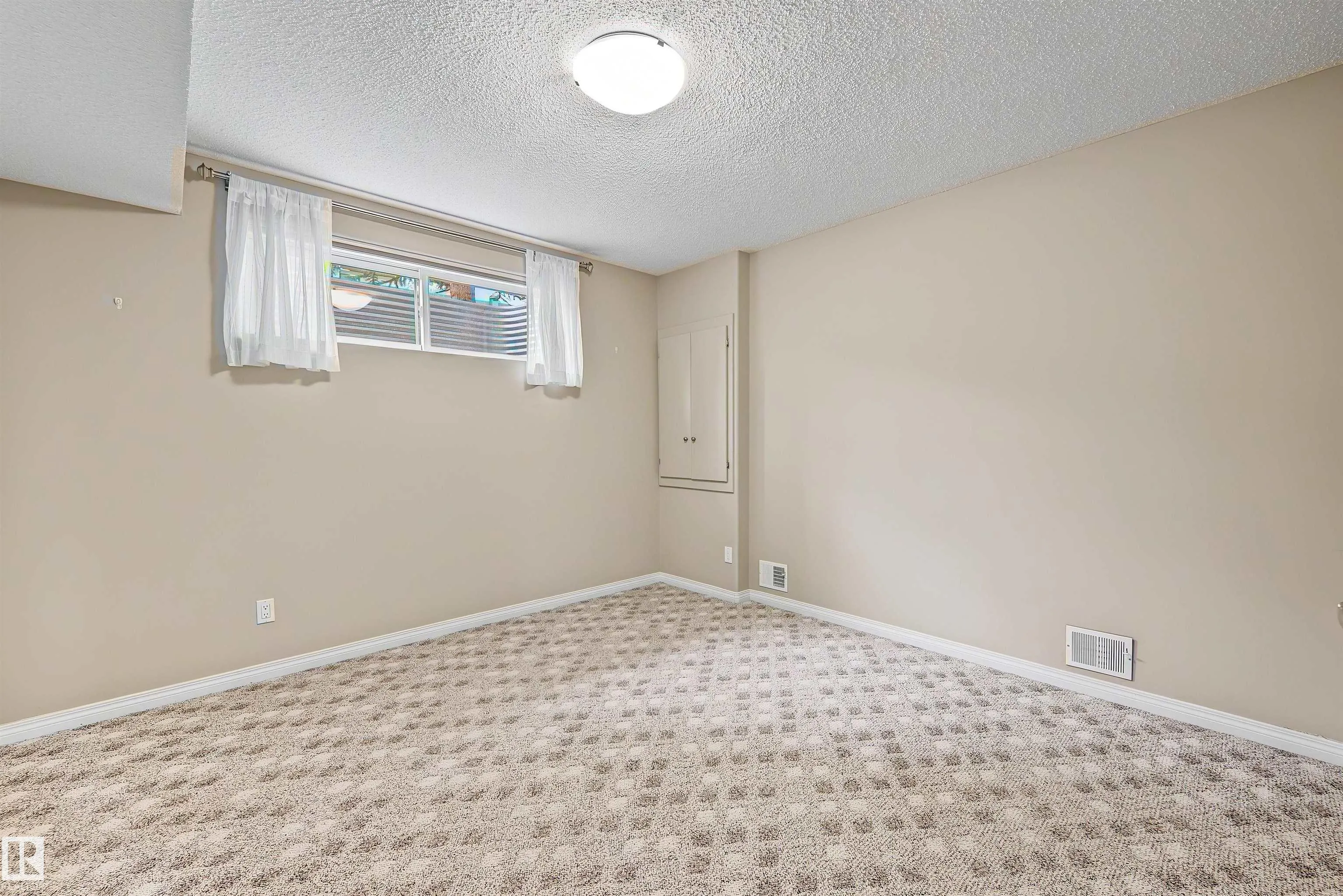 2031 BRENNAN Crescent
