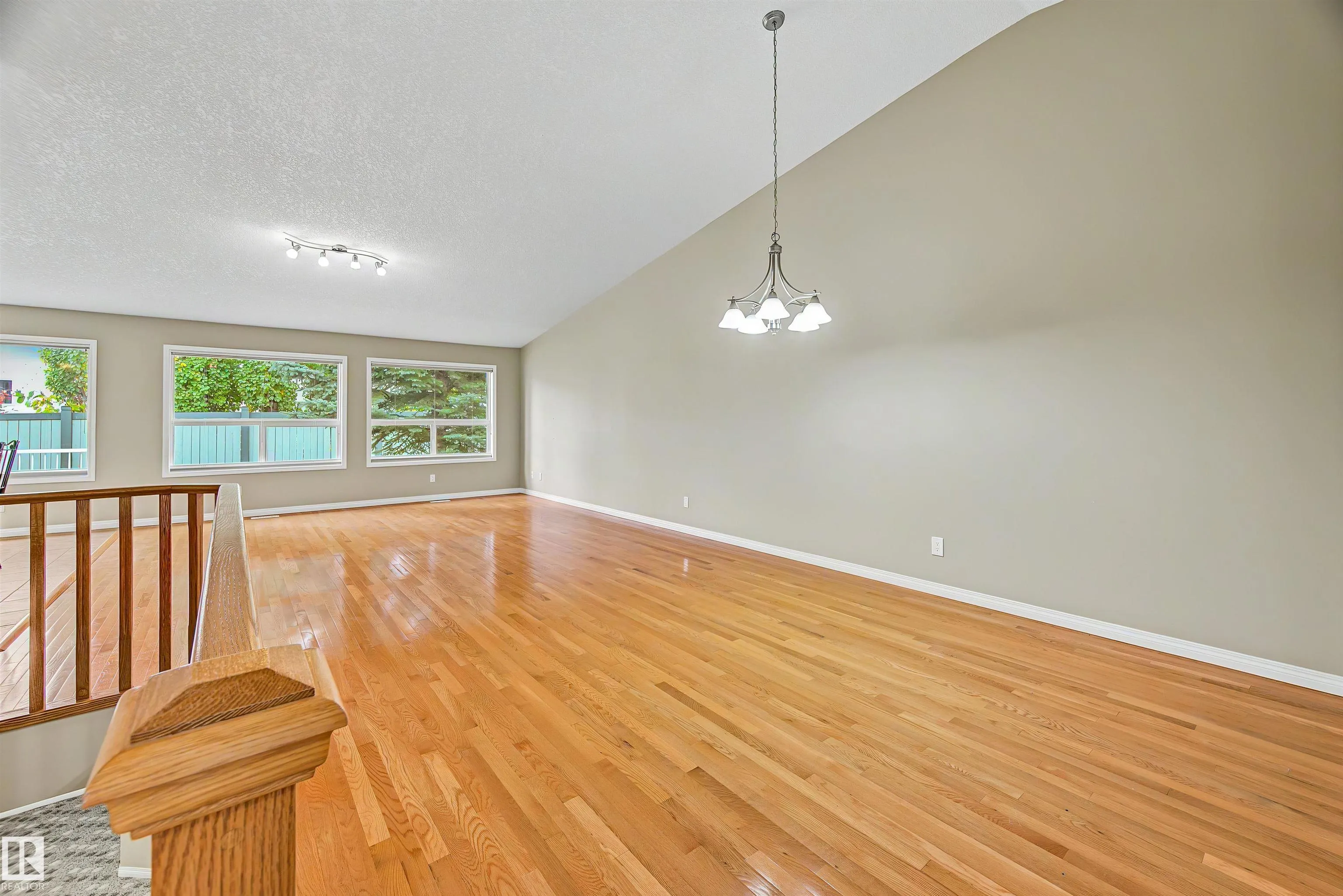 2031 BRENNAN Crescent