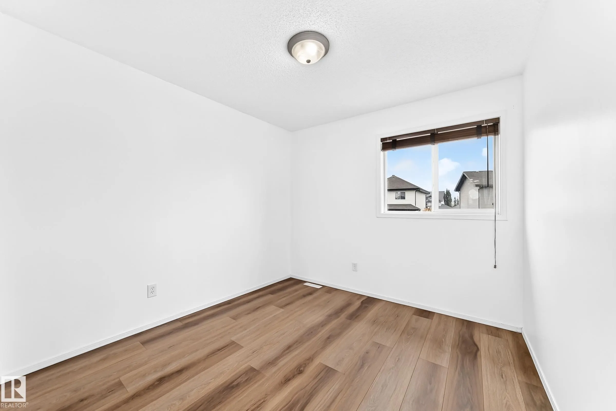 8 SPRUCE VILLAGE Way