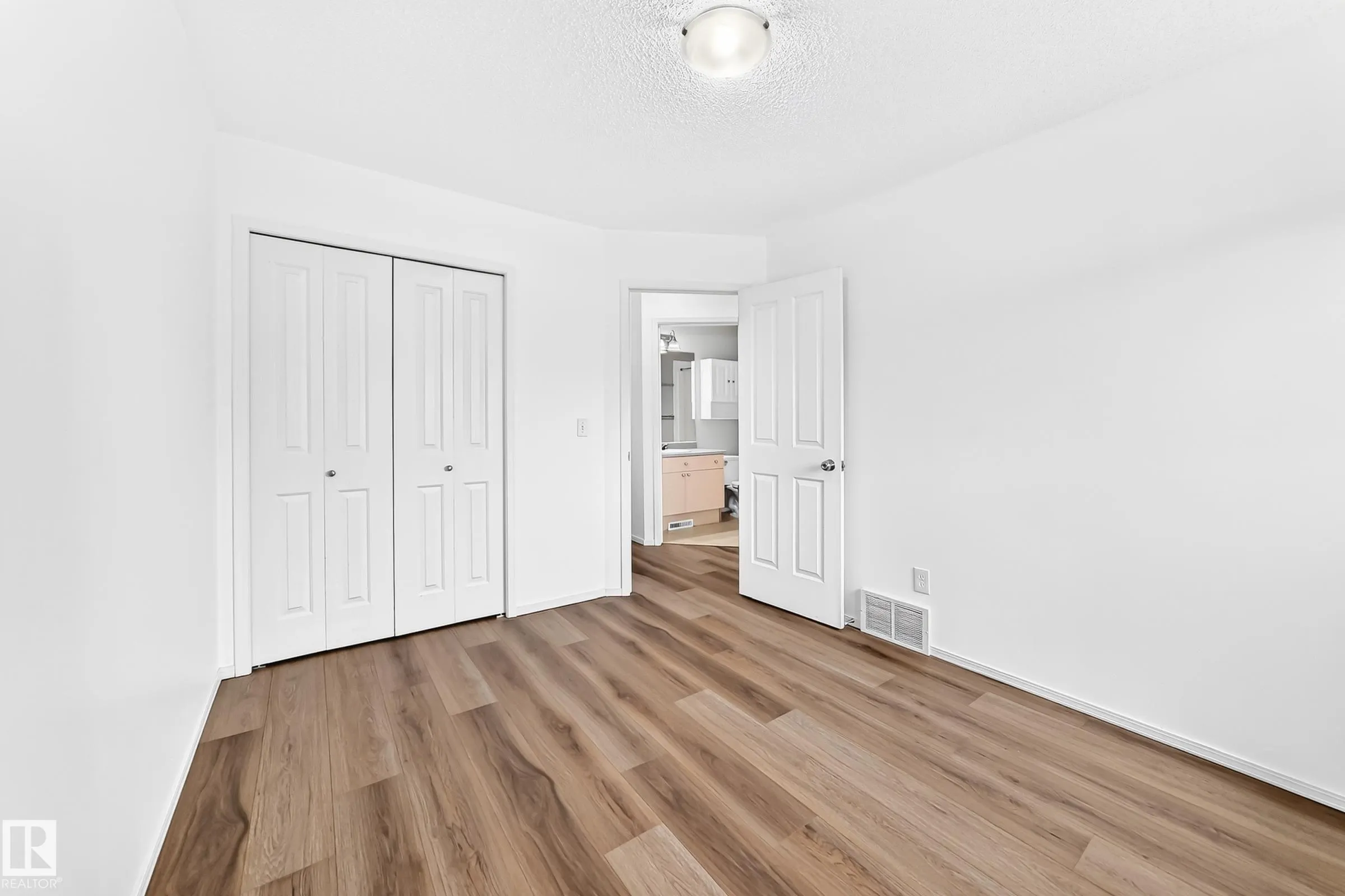 8 SPRUCE VILLAGE Way