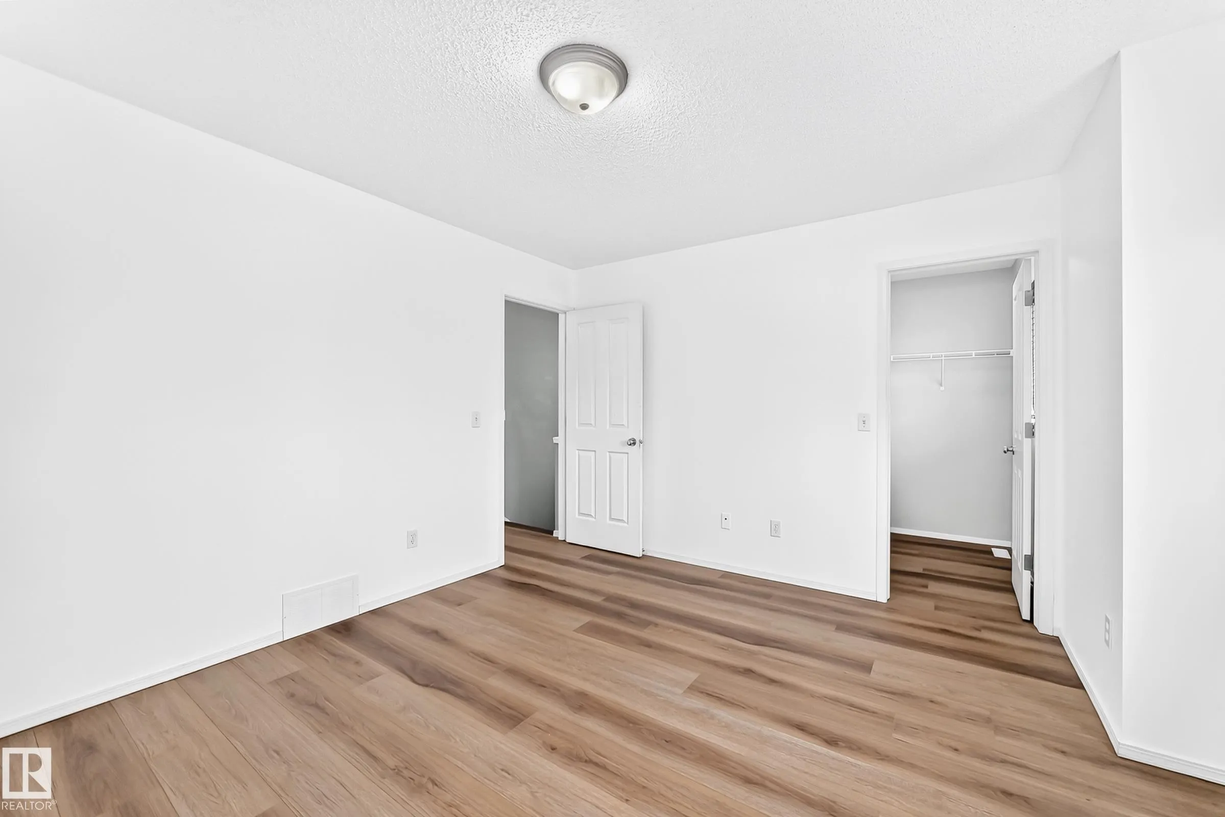 8 SPRUCE VILLAGE Way