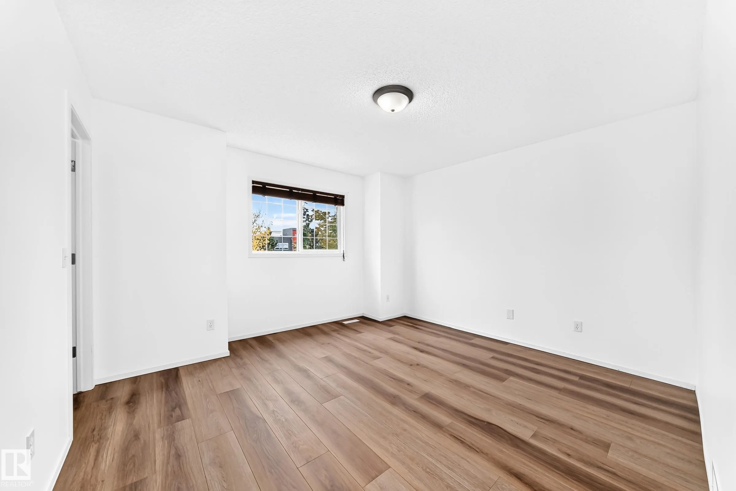 8 SPRUCE VILLAGE Way