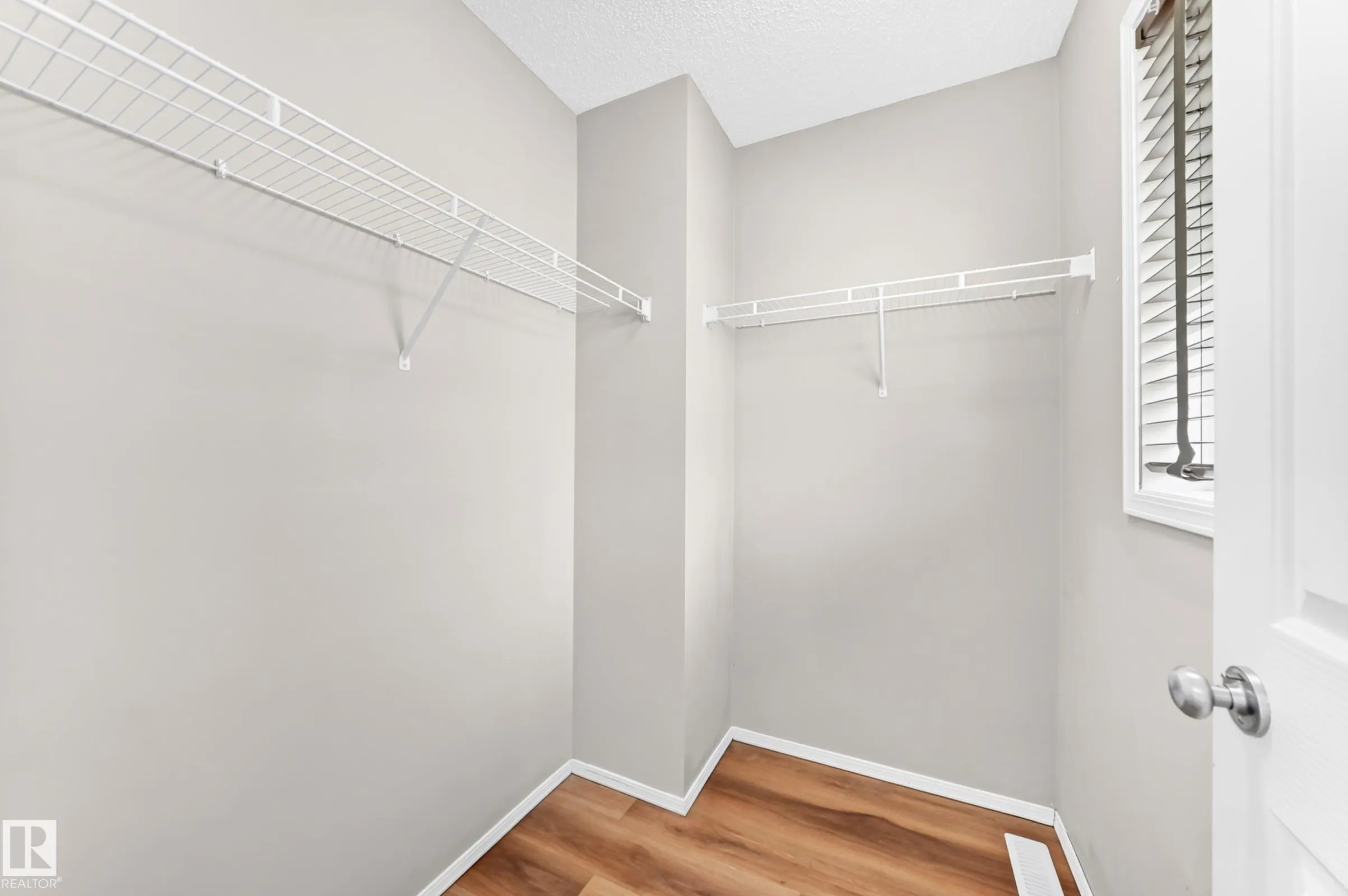 8 SPRUCE VILLAGE Way