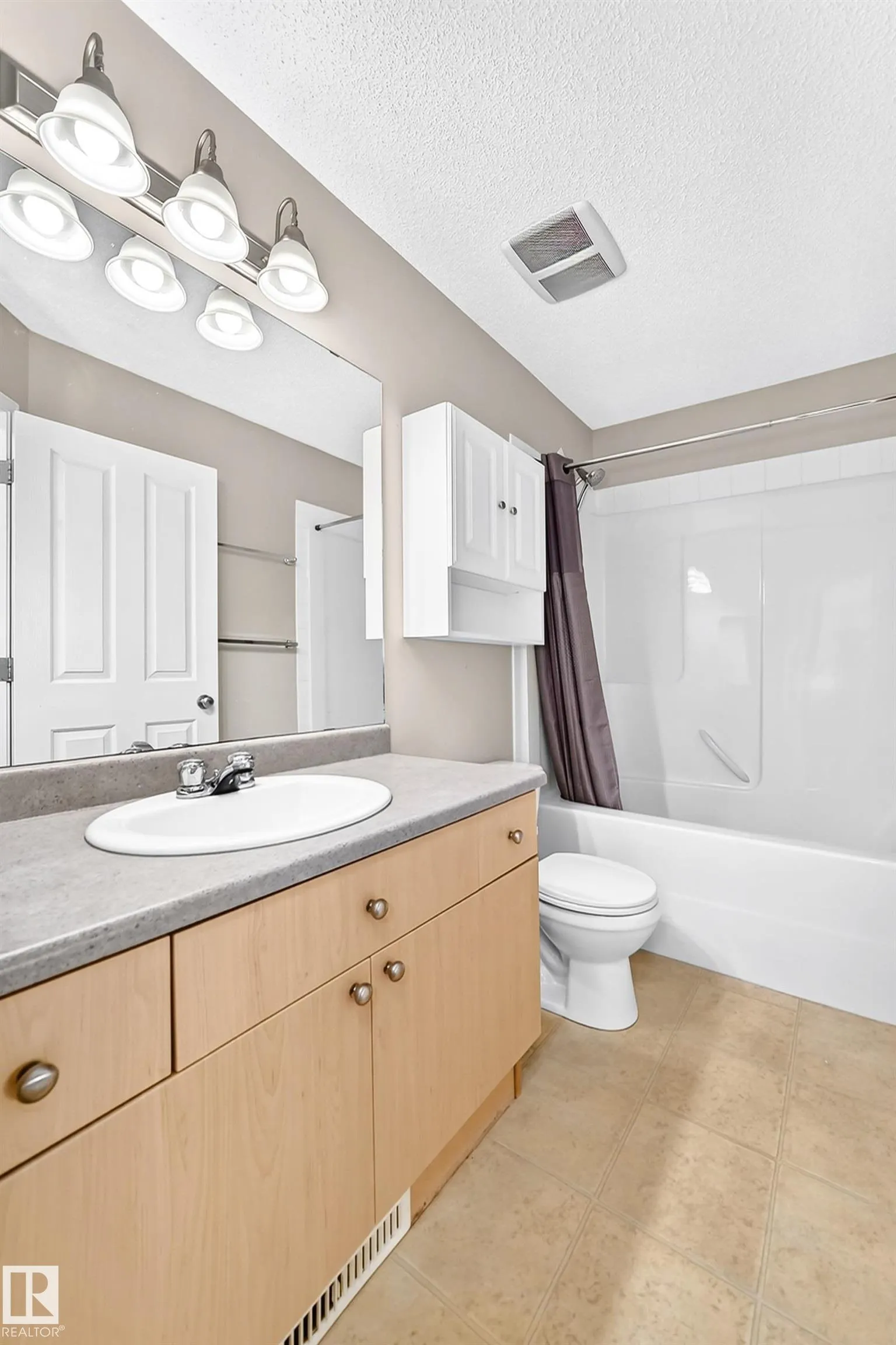 8 SPRUCE VILLAGE Way