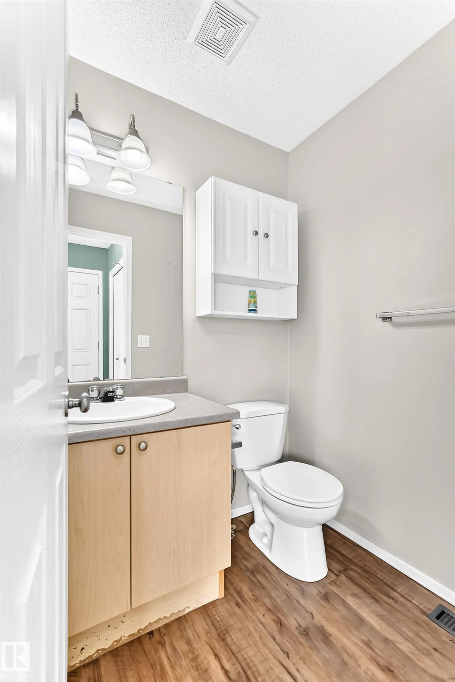 8 SPRUCE VILLAGE Way