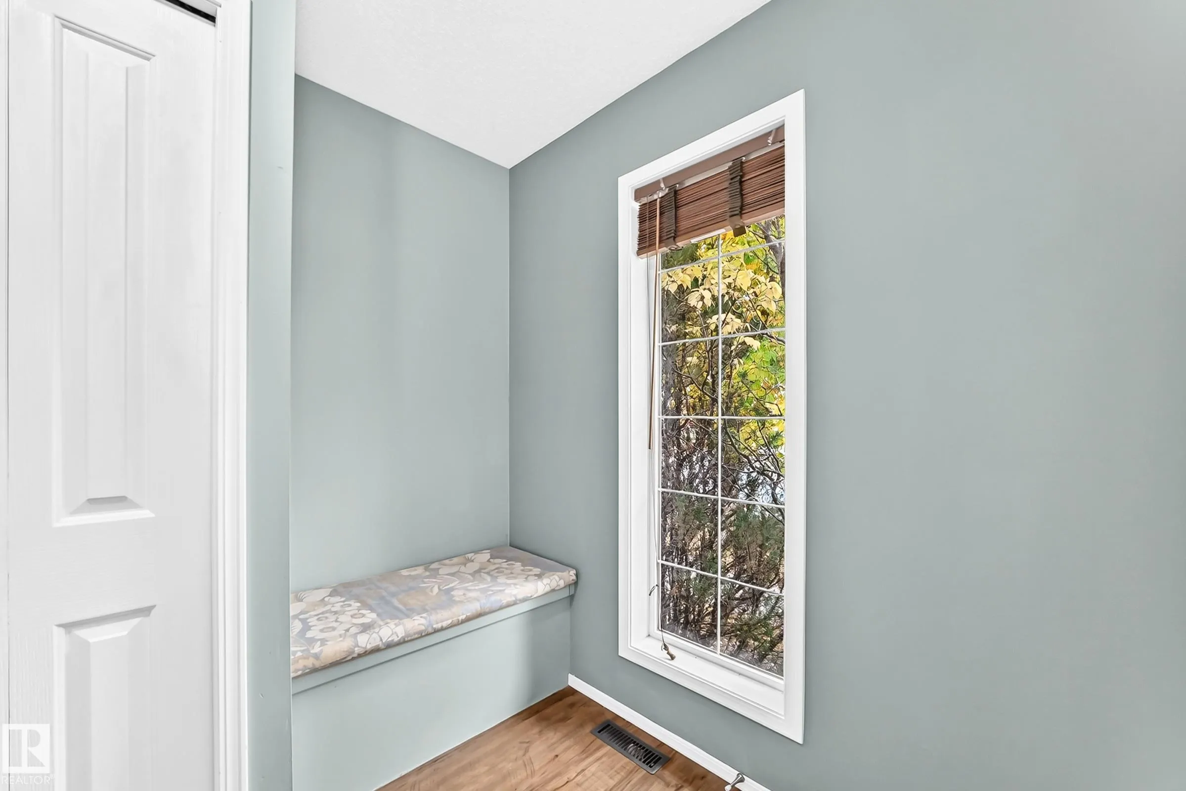 8 SPRUCE VILLAGE Way