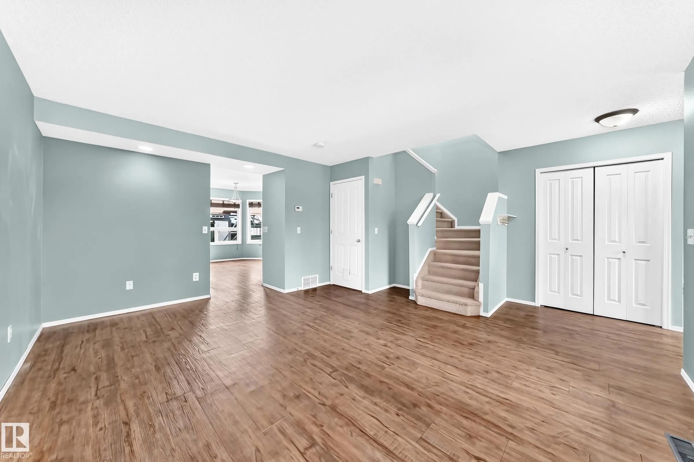 8 SPRUCE VILLAGE Way