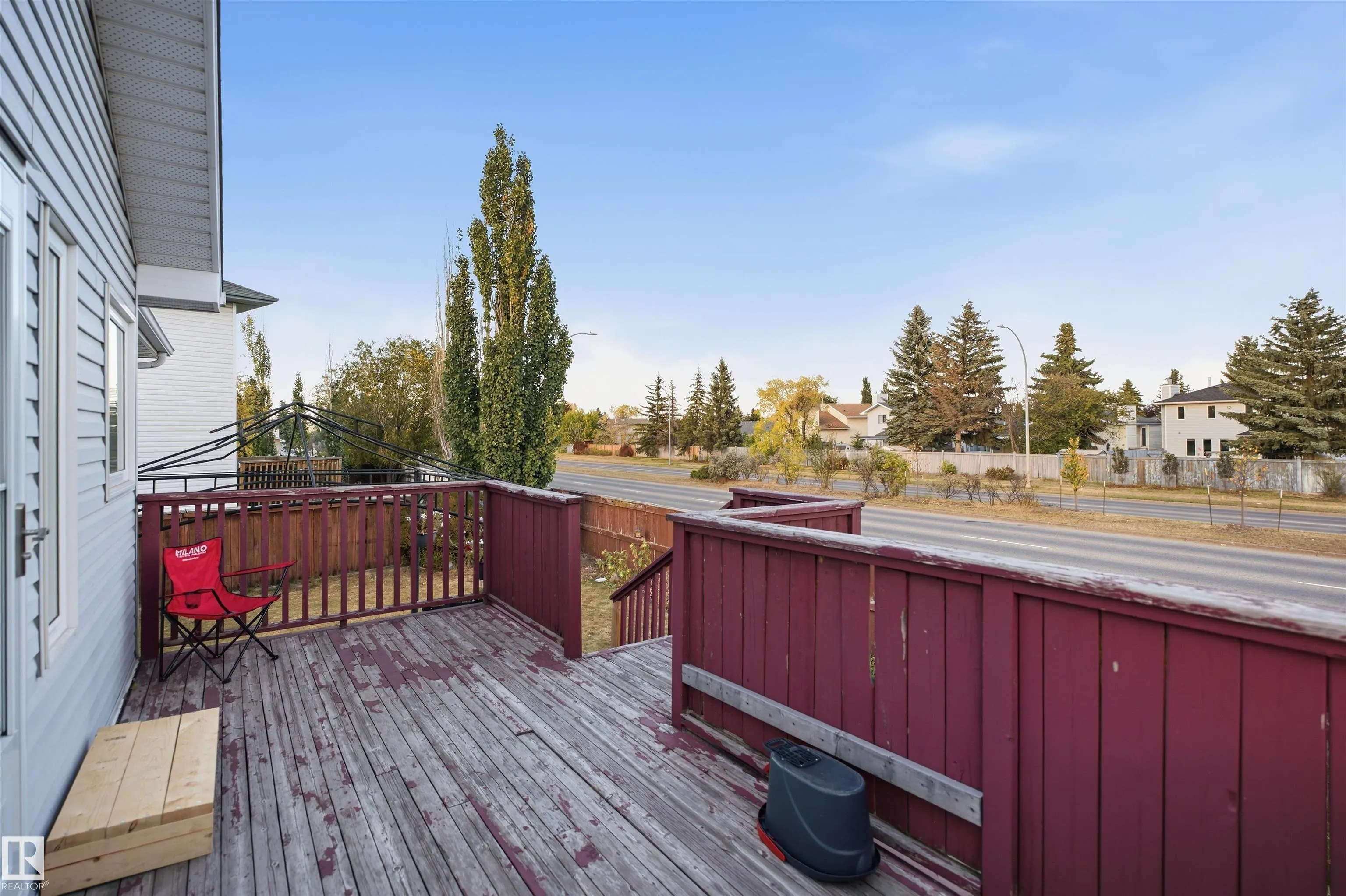 1737 KENSIT Place