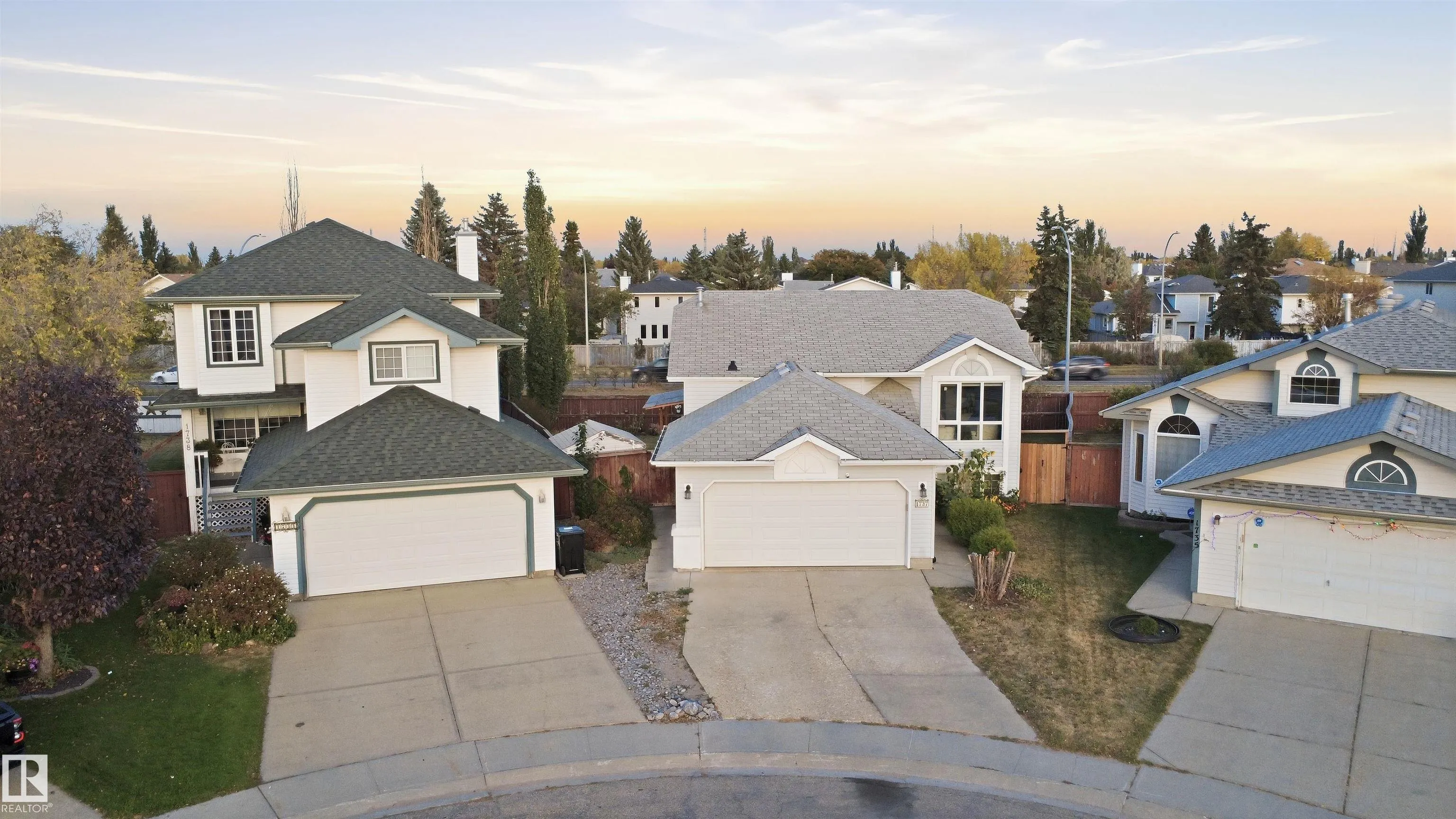 1737 KENSIT Place