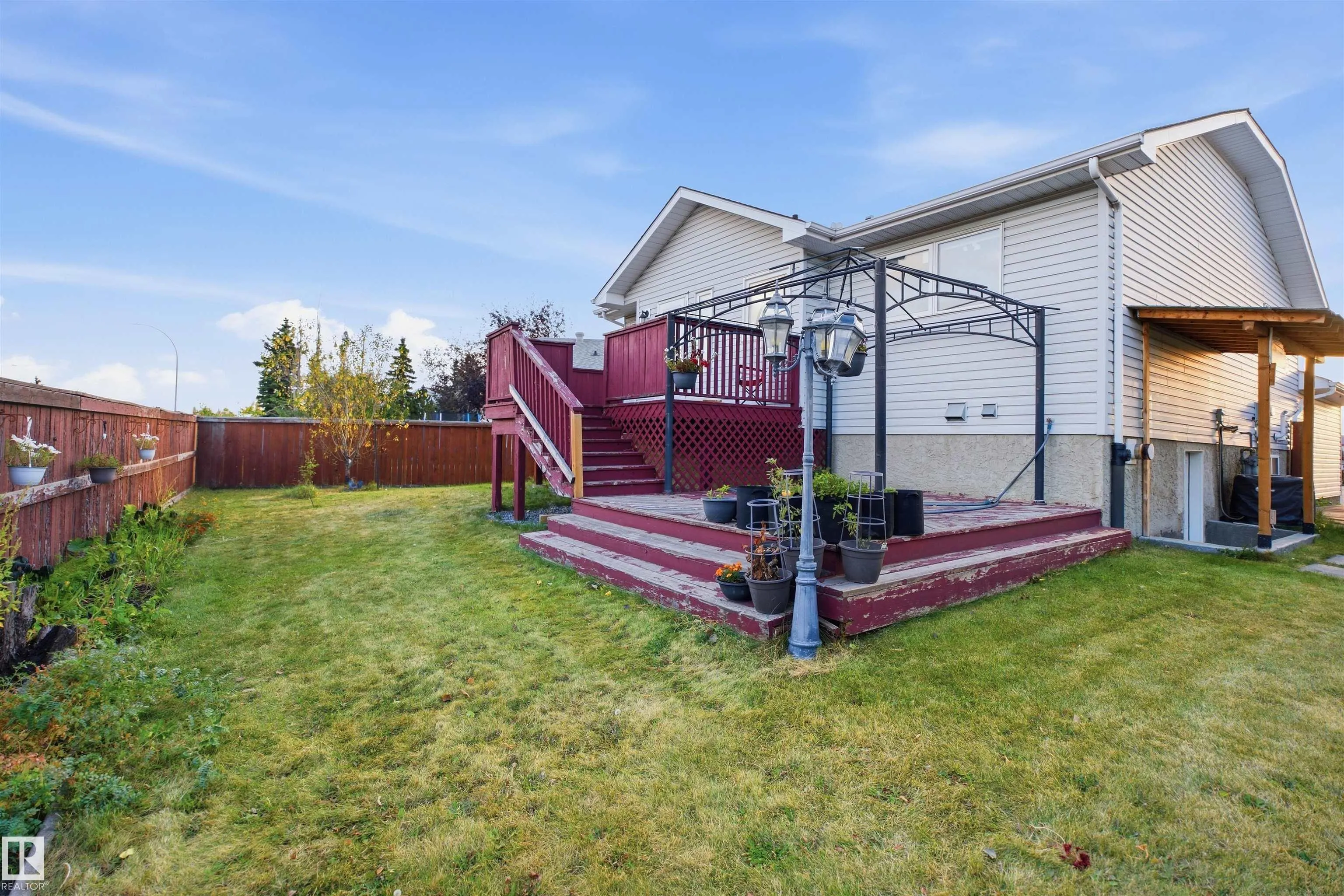 1737 KENSIT Place