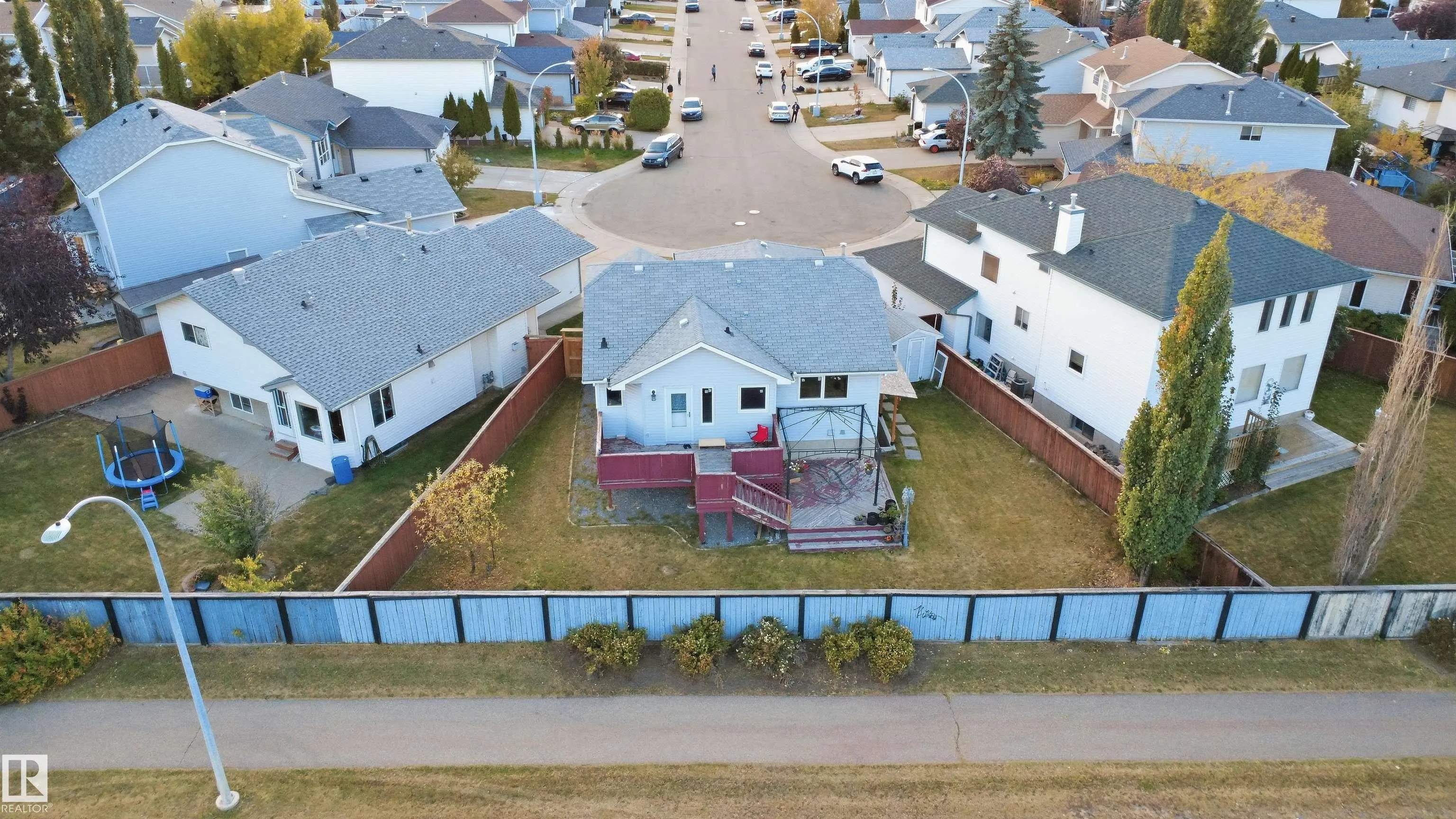 1737 KENSIT Place
