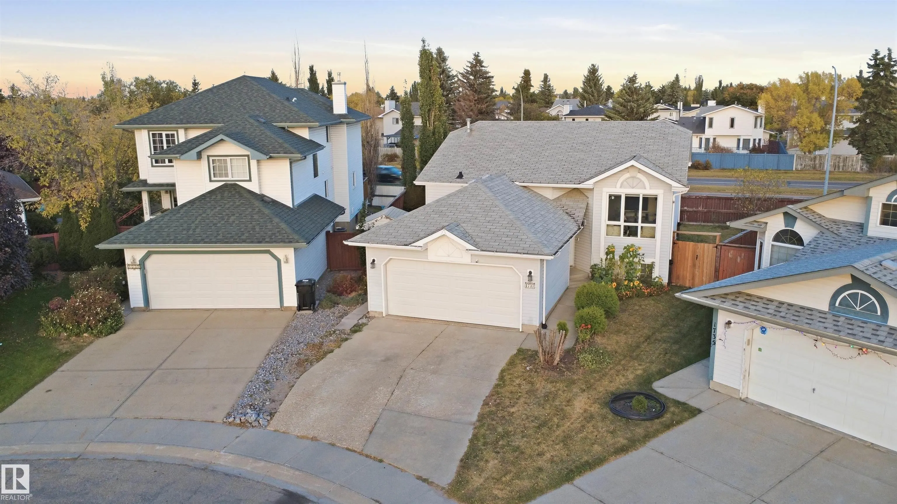 1737 KENSIT Place