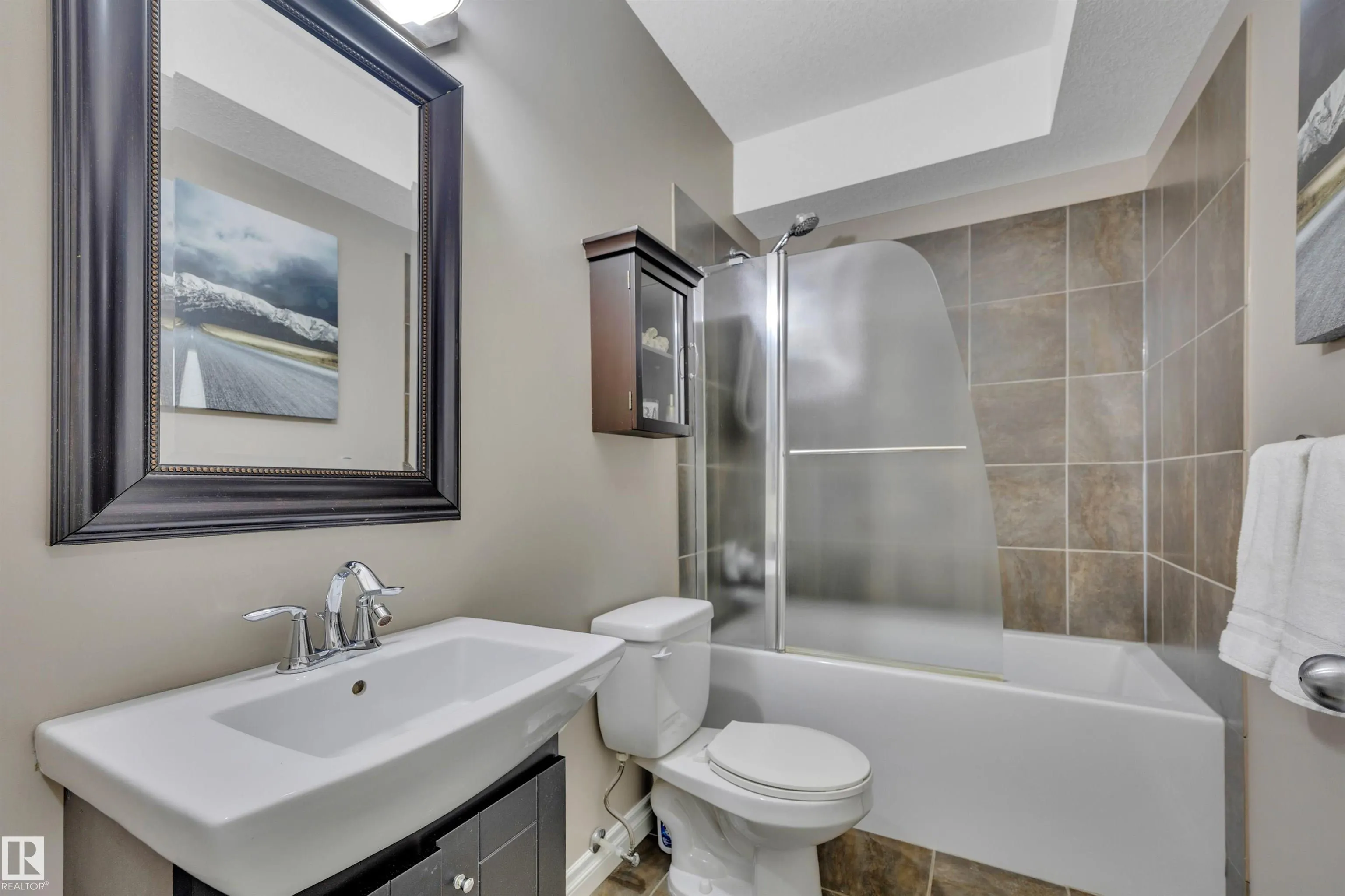 310 Ash Close