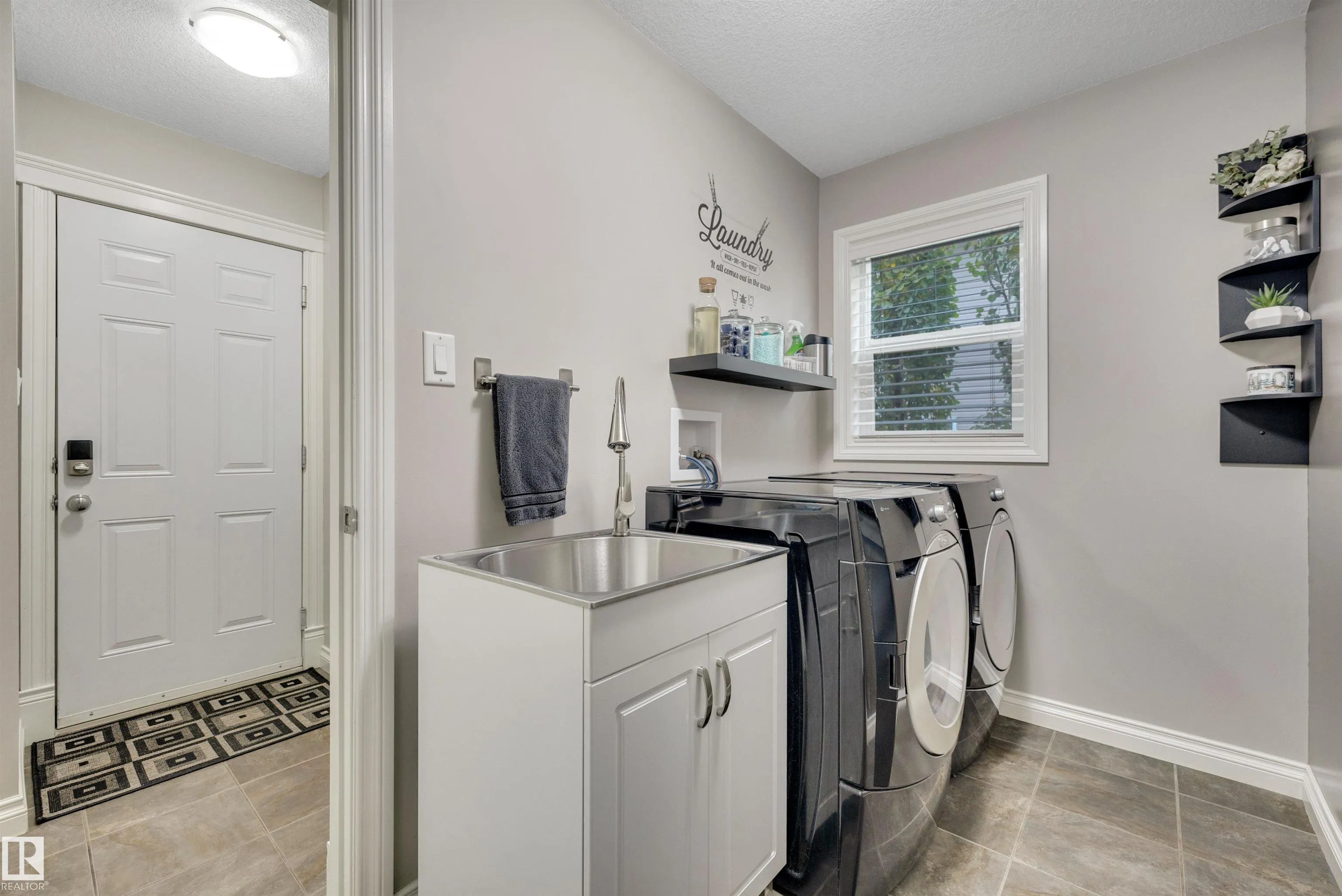 310 Ash Close