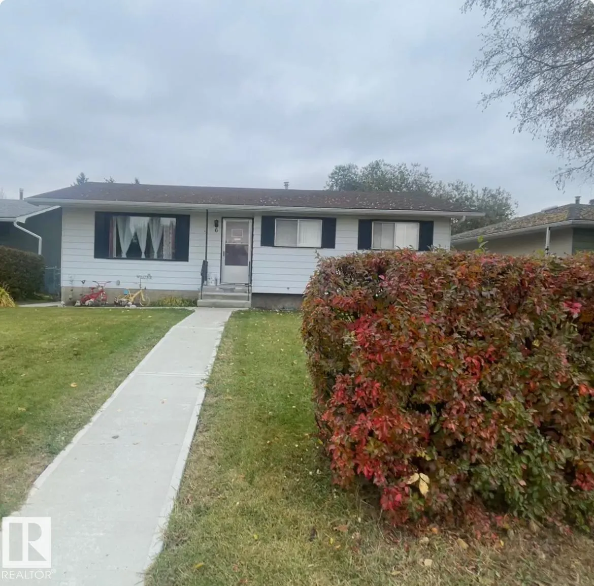 6 Beechmont Crescent