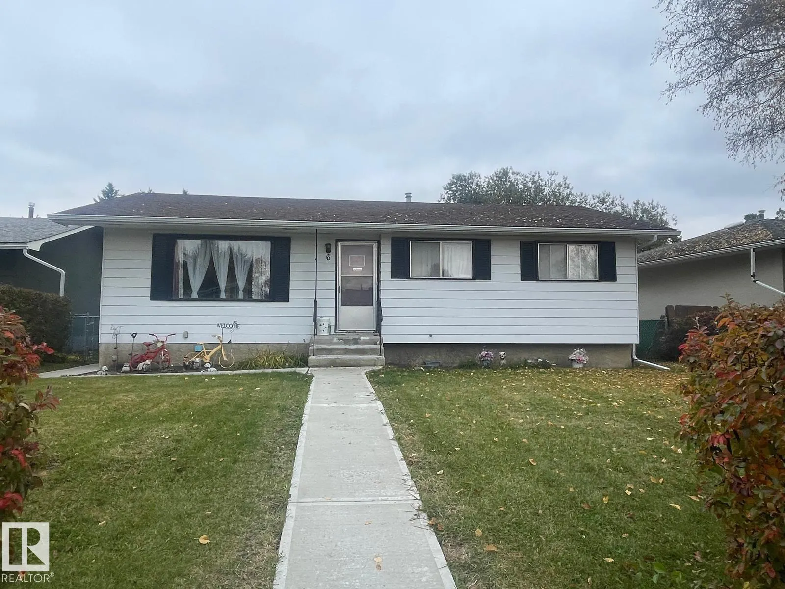 6 Beechmont Crescent