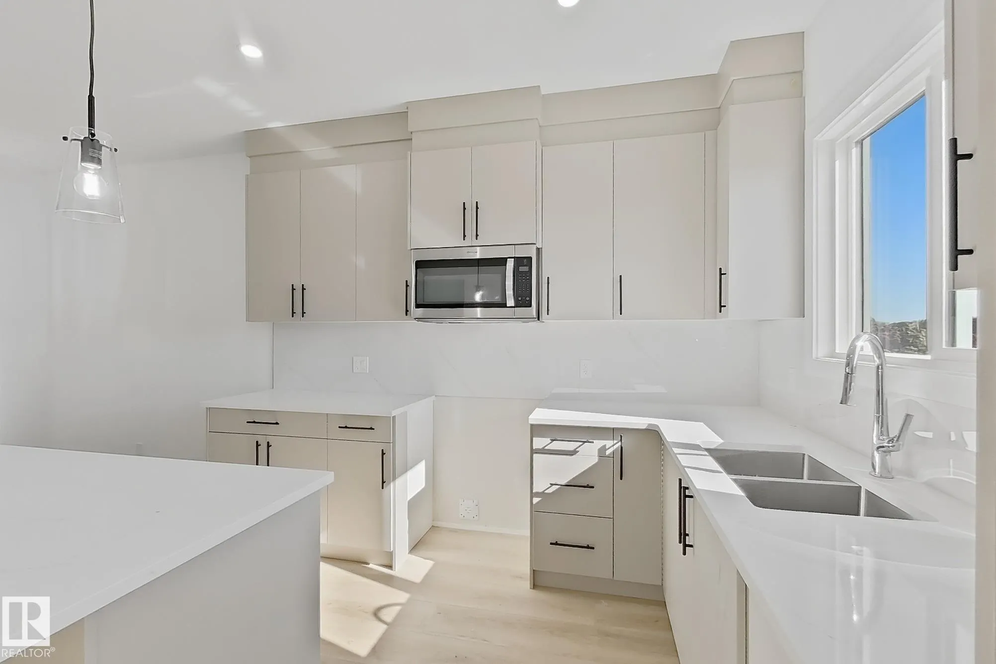 4215 63 ST