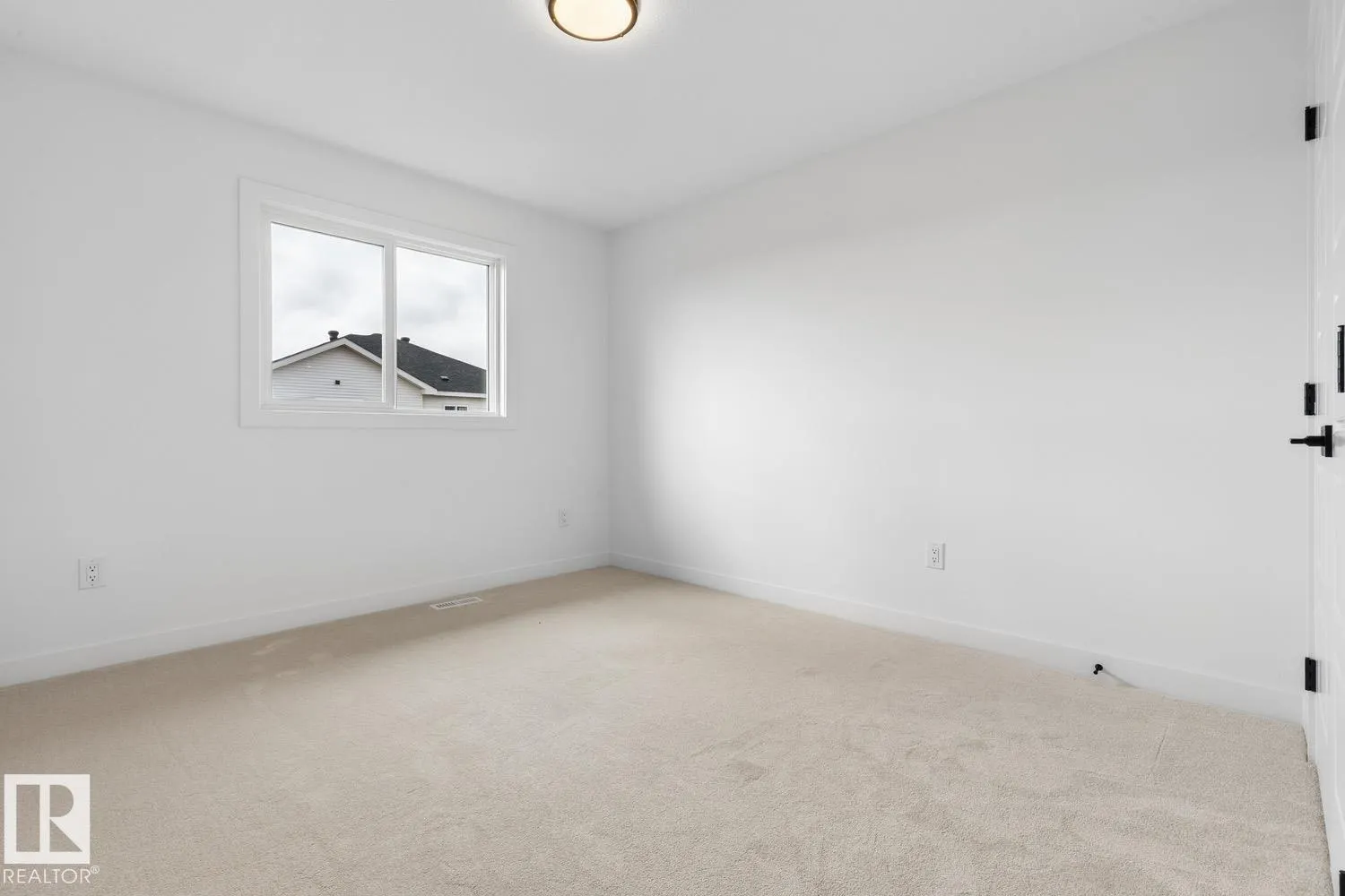 41 CALEDON Crescent
