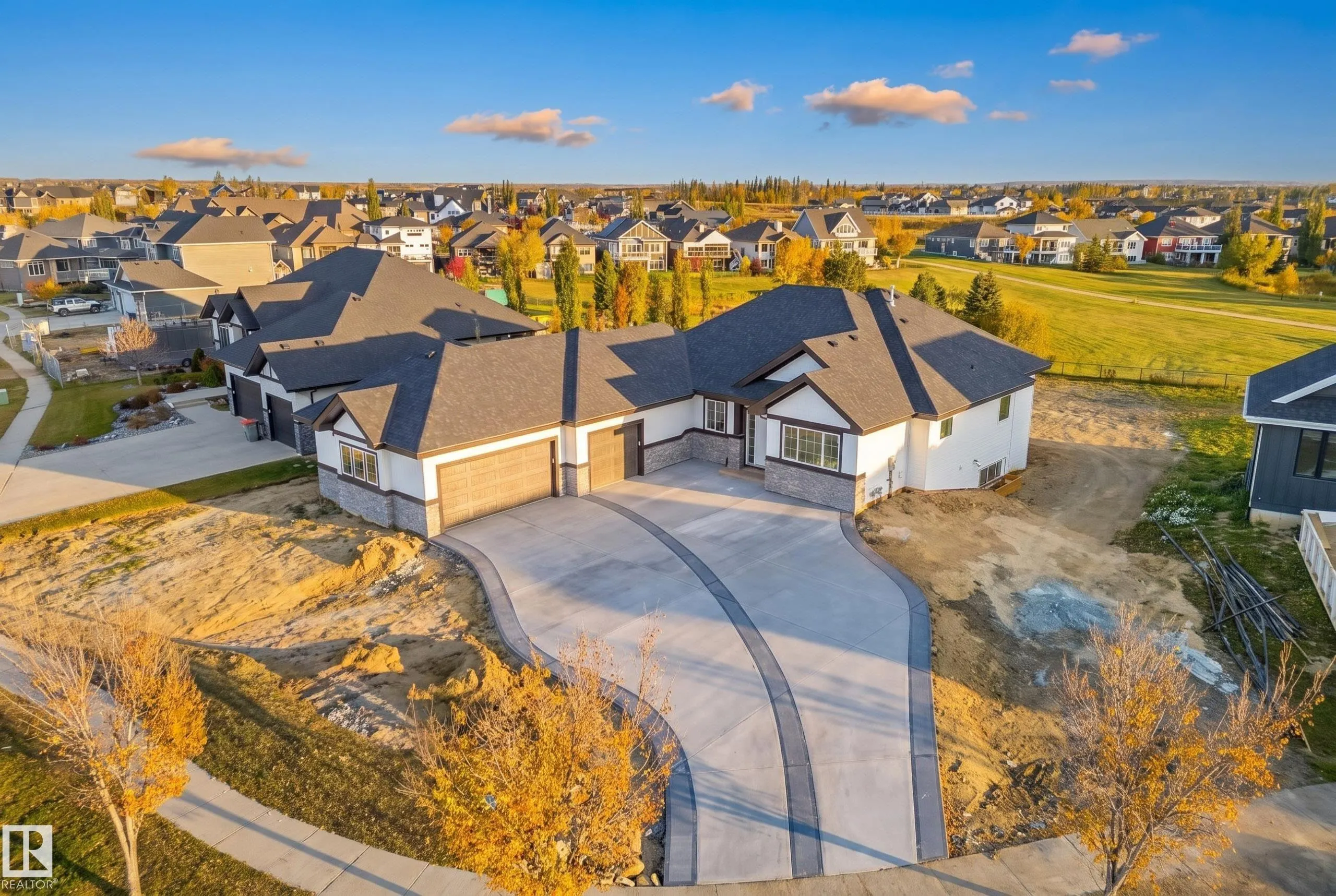 1050 GENESIS LAKE Boulevard