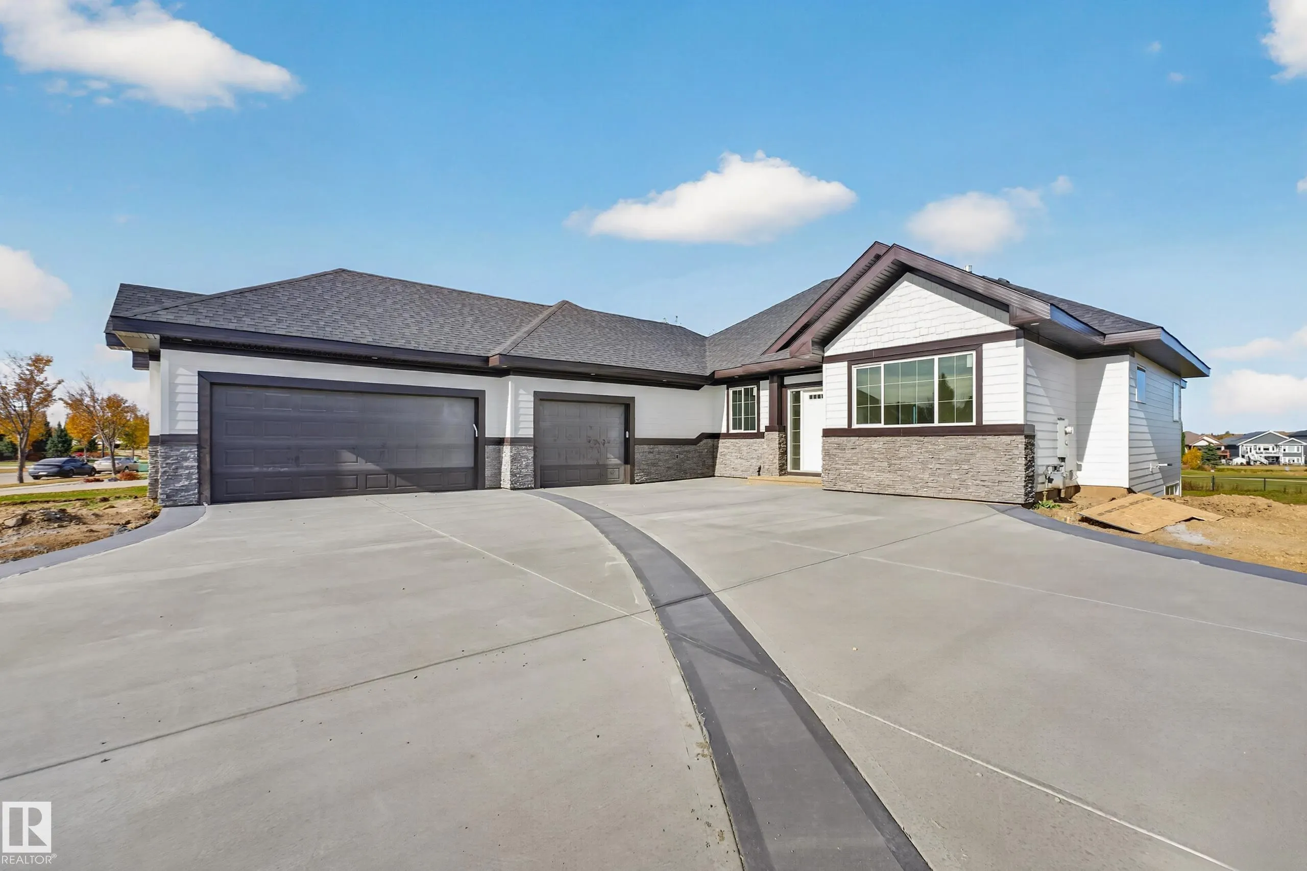 1050 GENESIS LAKE Boulevard