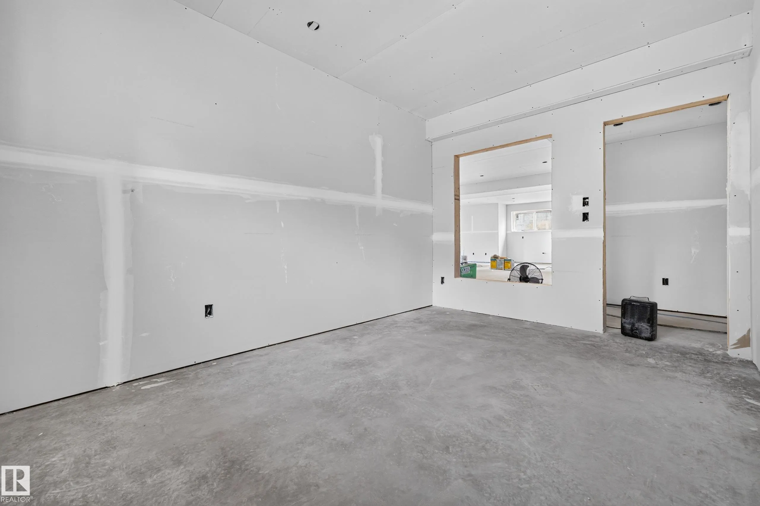 1050 GENESIS LAKE Boulevard