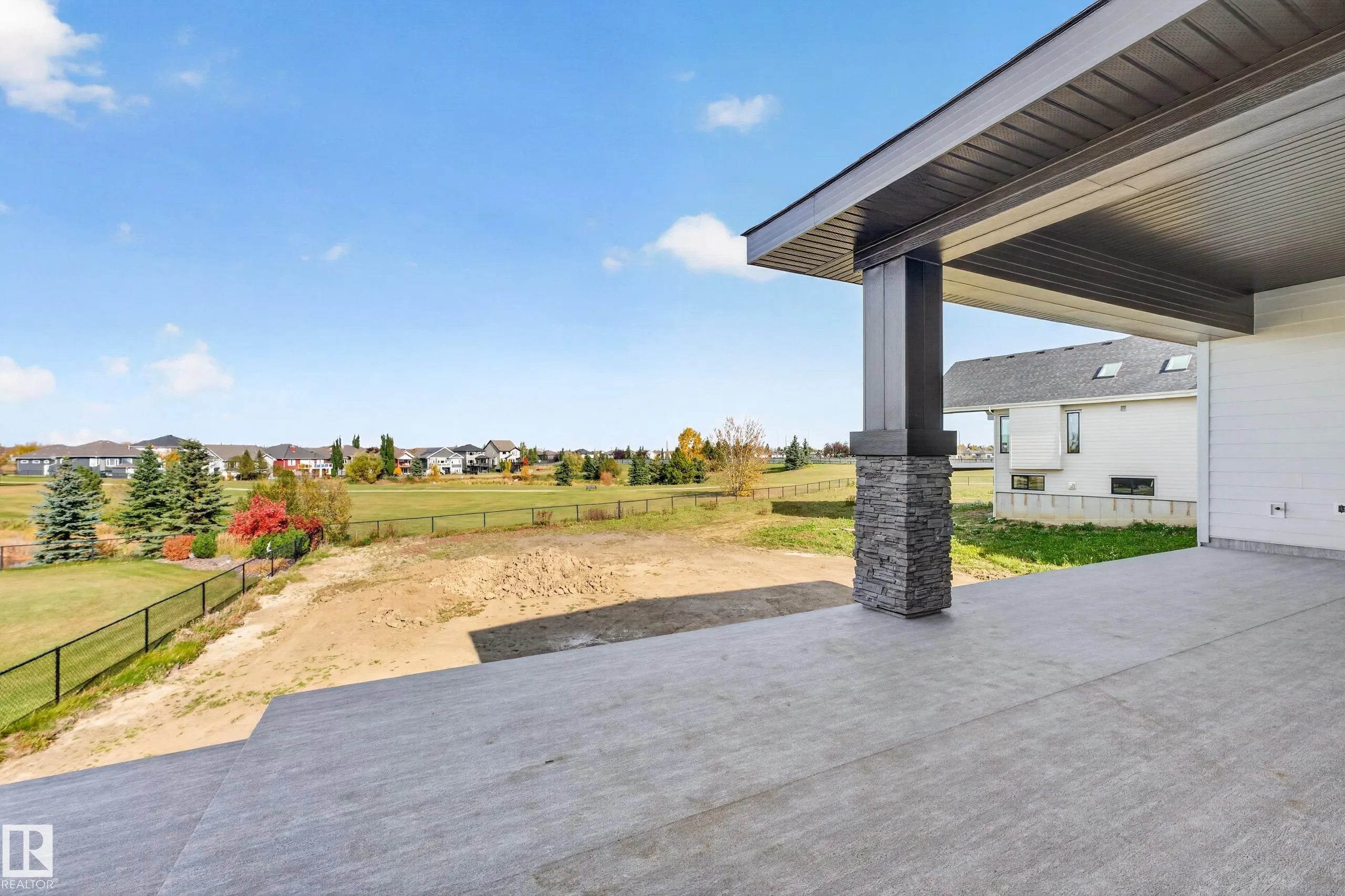 1050 GENESIS LAKE Boulevard