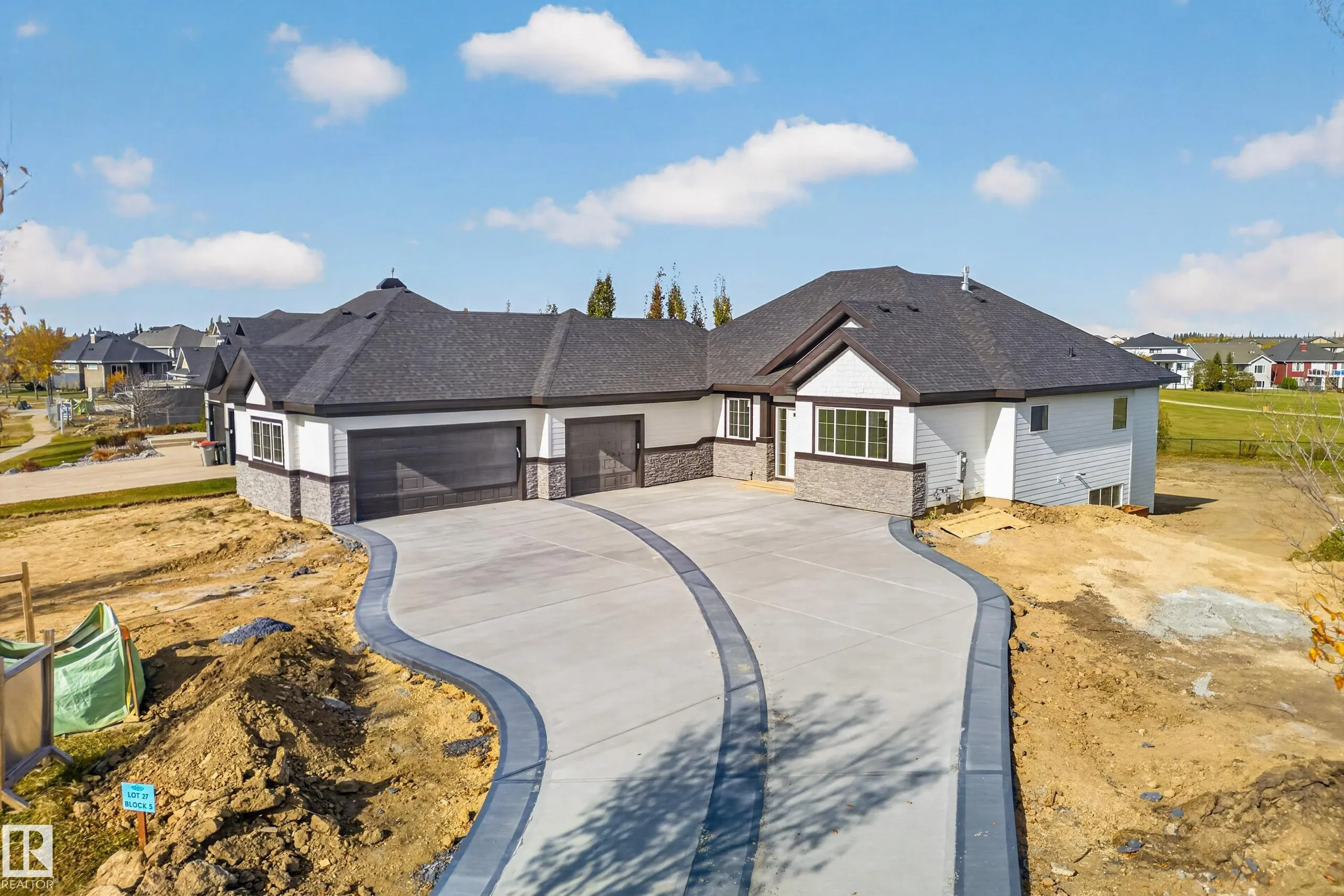 1050 GENESIS LAKE Boulevard
