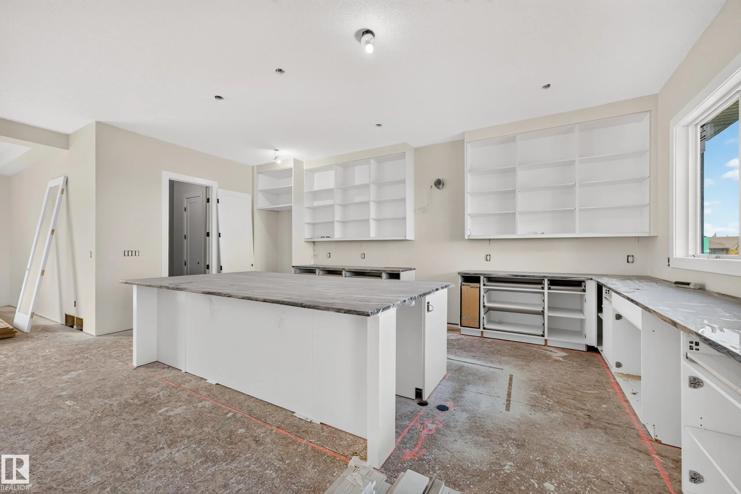1050 GENESIS LAKE Boulevard