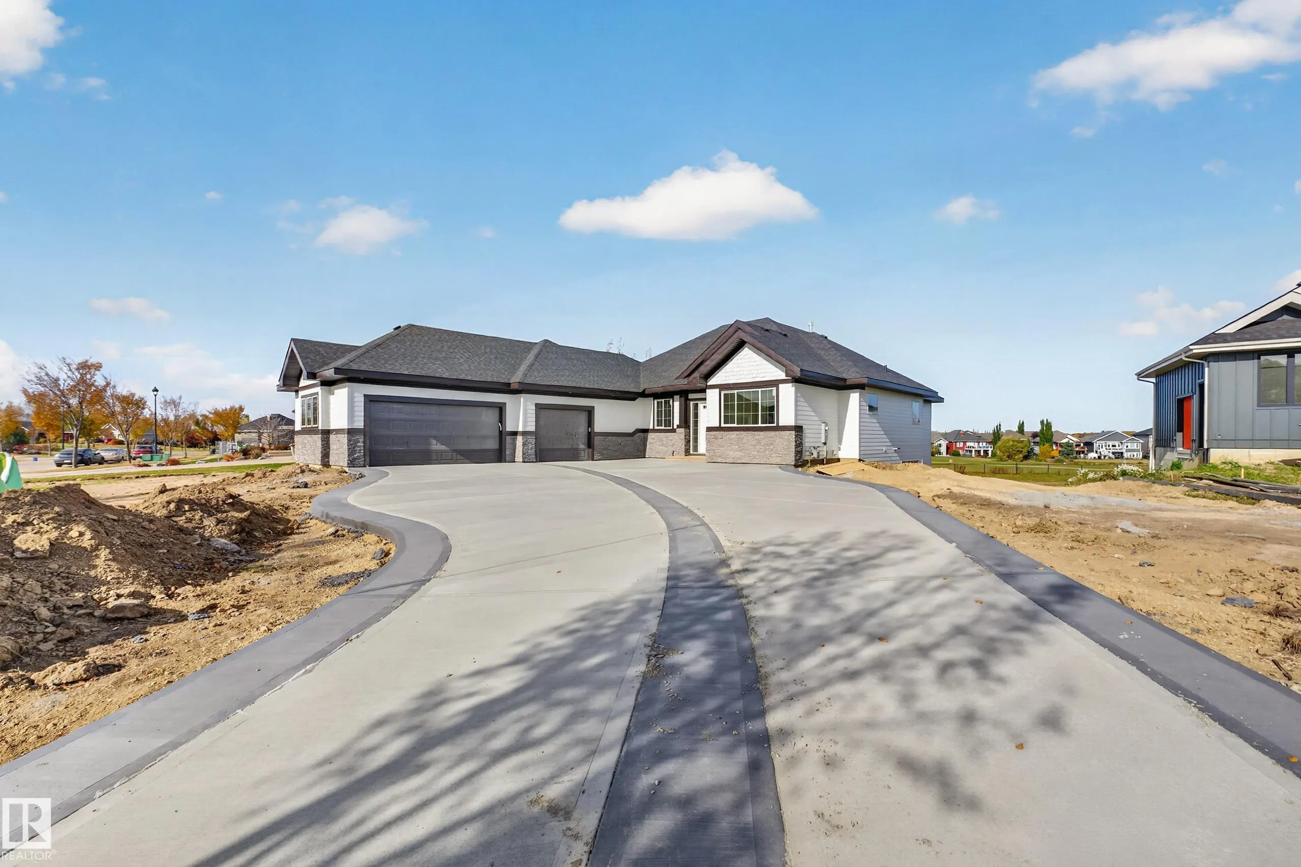 1050 GENESIS LAKE Boulevard