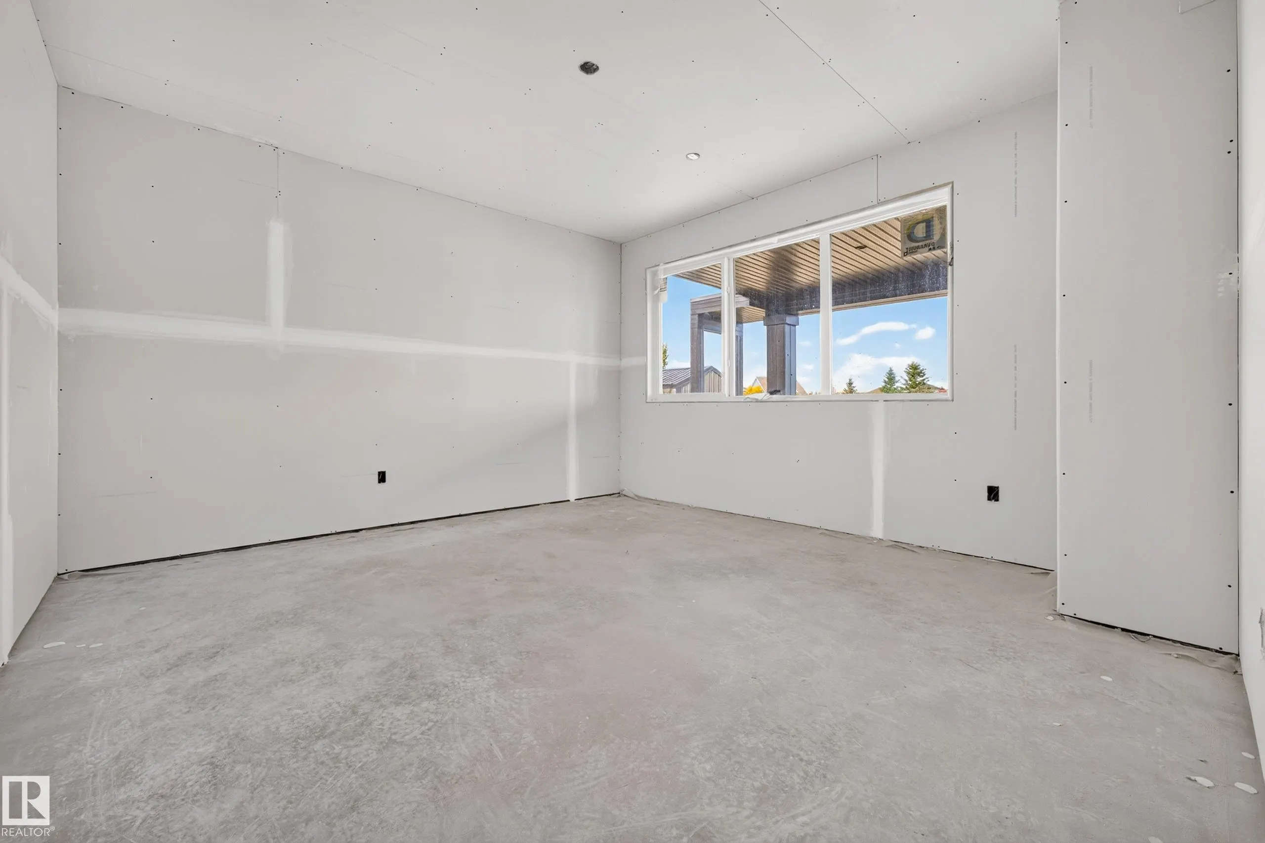 1050 GENESIS LAKE Boulevard