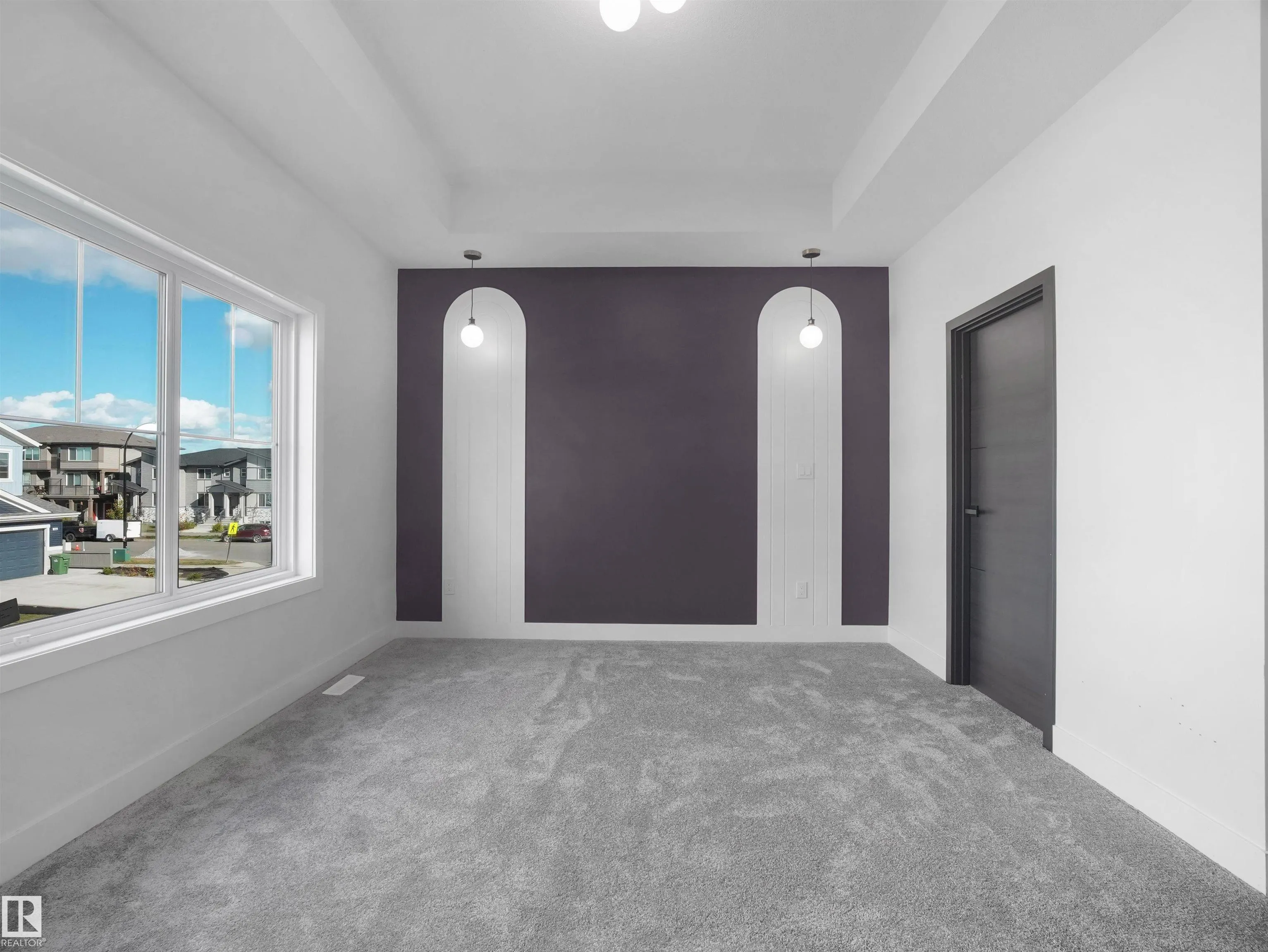 348 ROBERTS Wynd