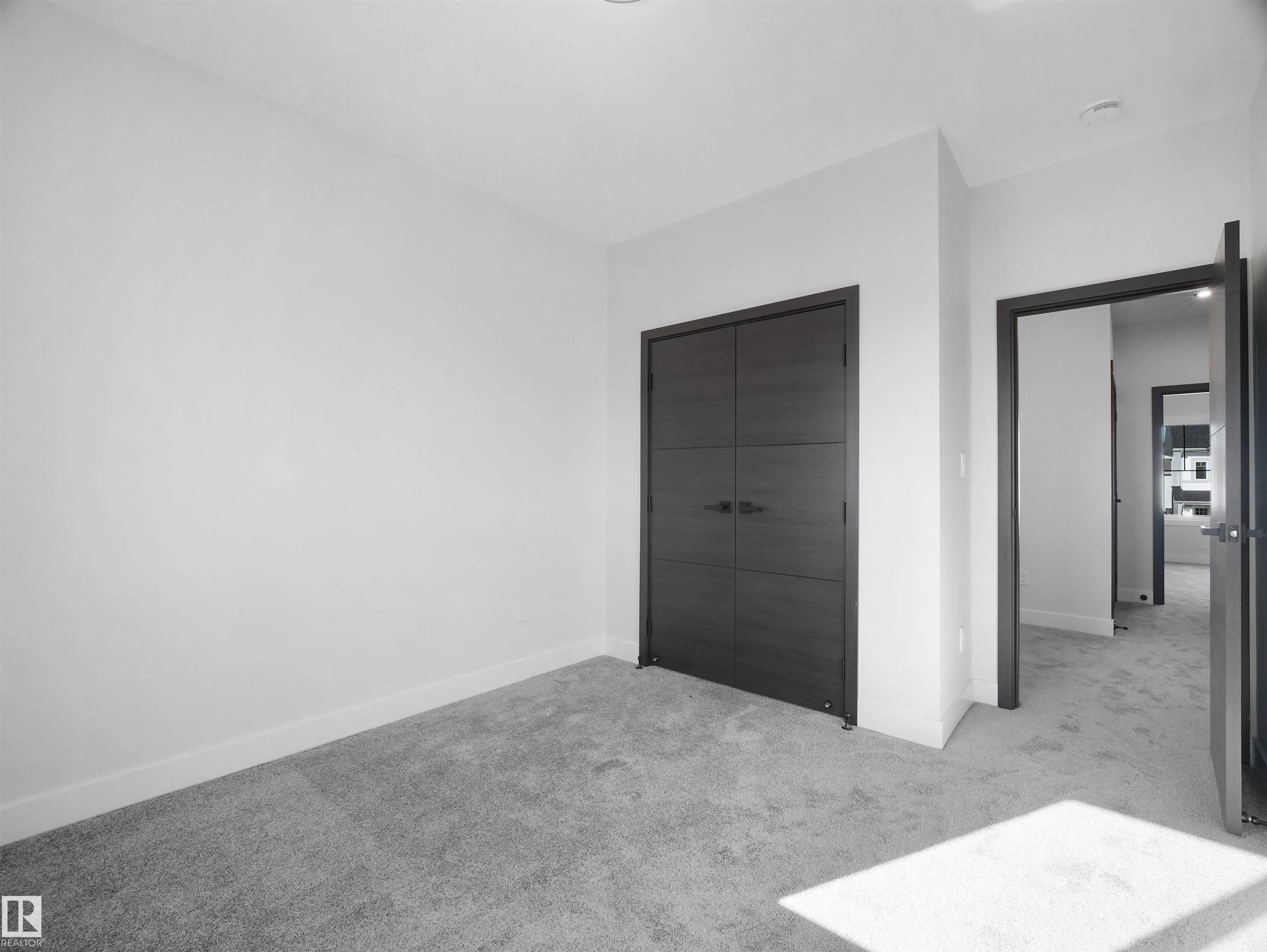 348 ROBERTS Wynd