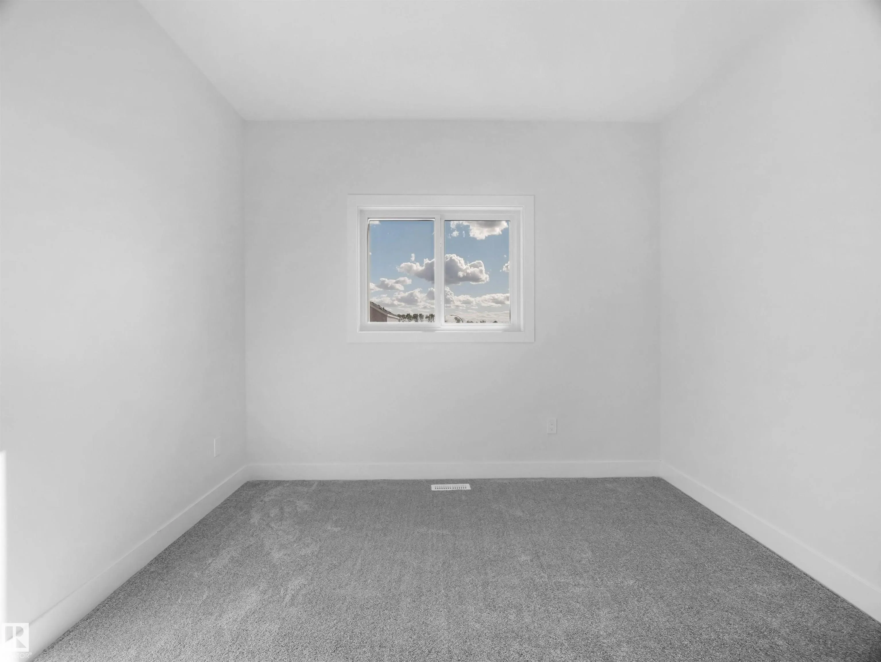 348 ROBERTS Wynd