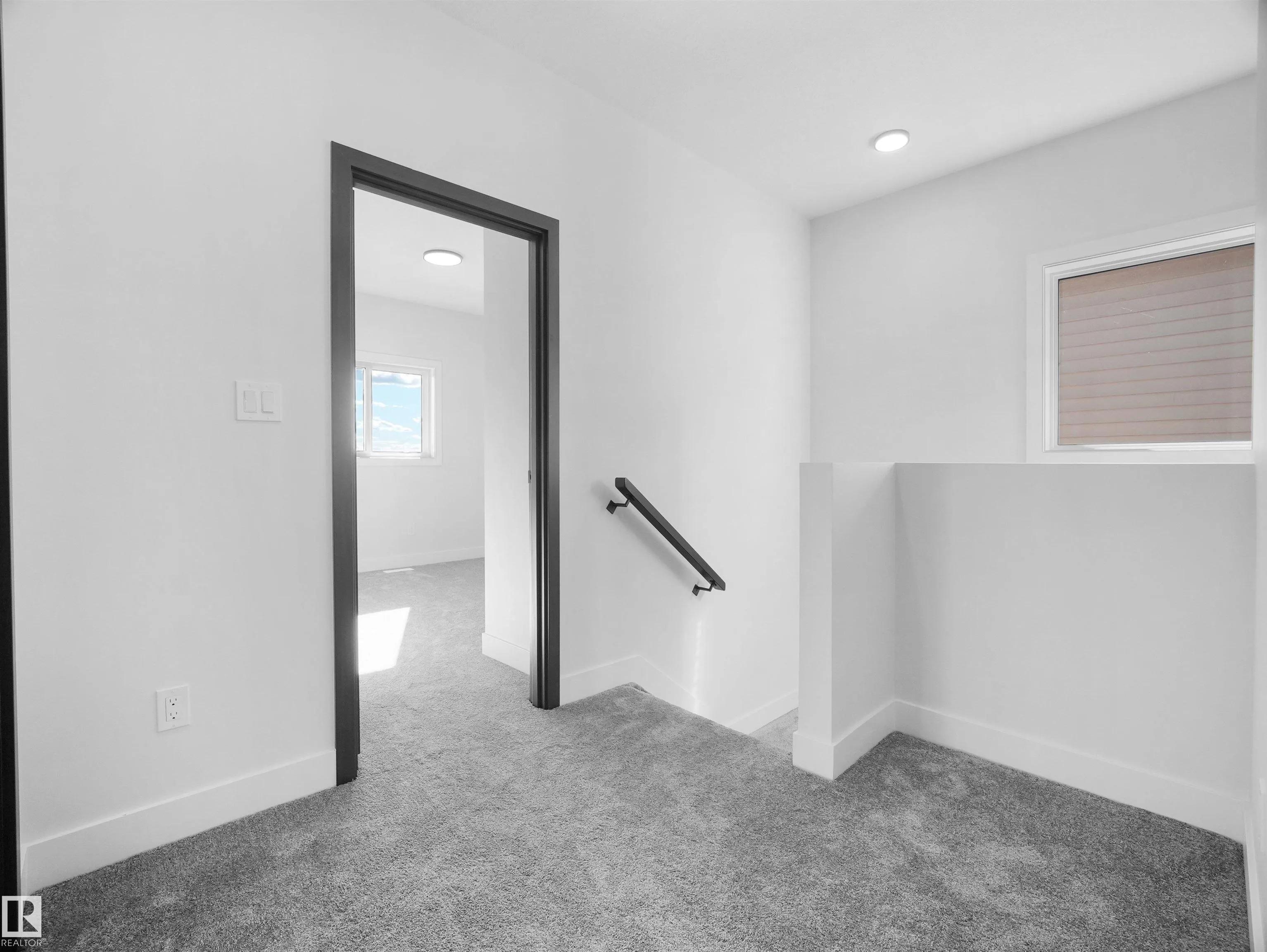 348 ROBERTS Wynd