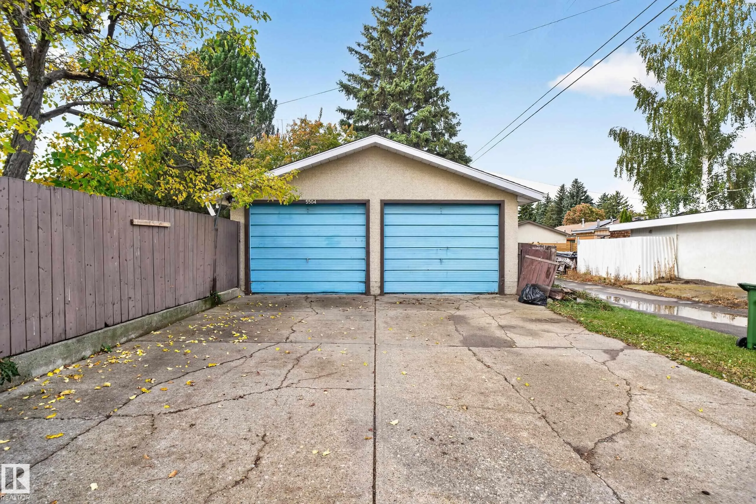 5504 105 Avenue