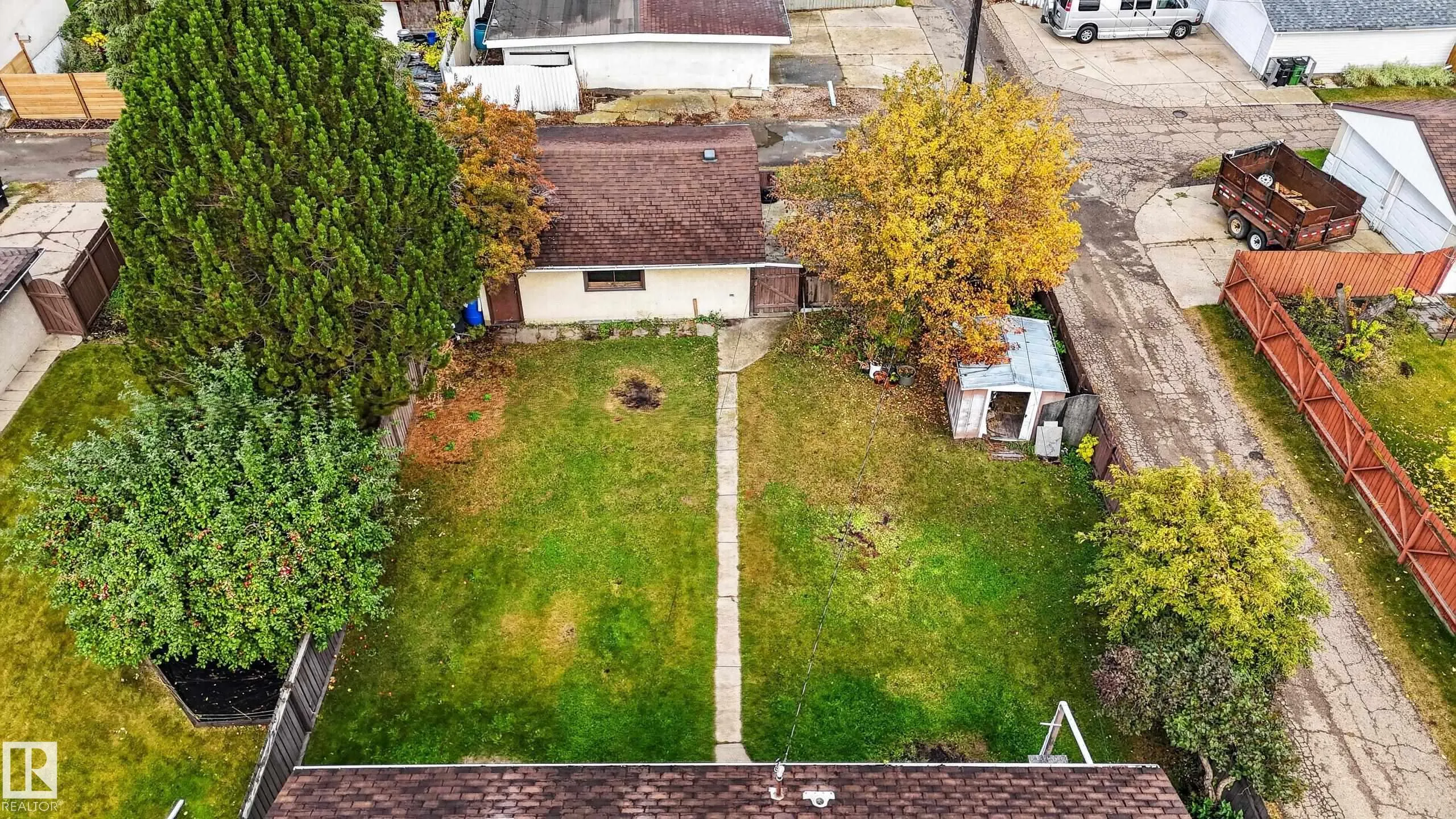 5504 105 Avenue