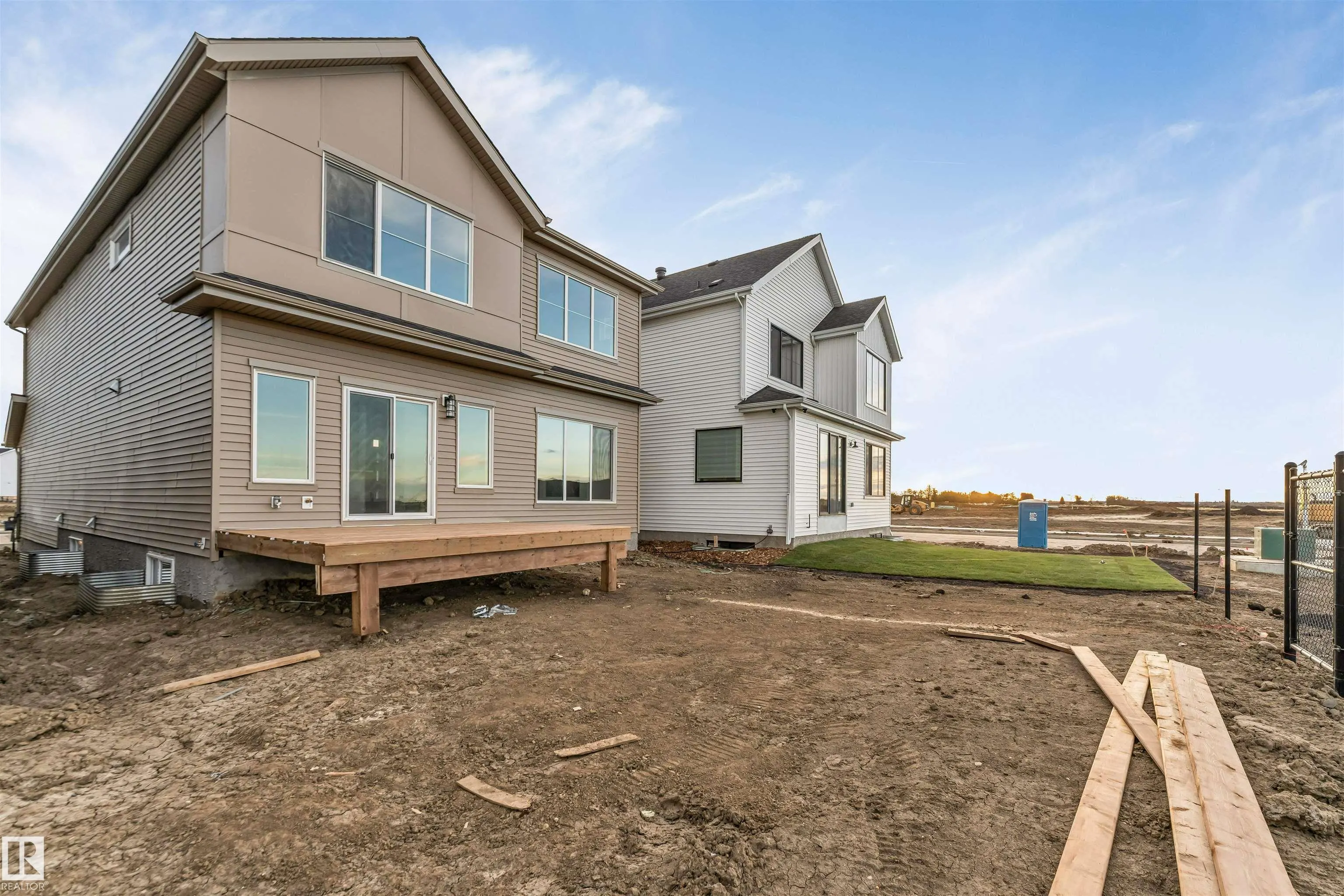 206 Falcon Crescent