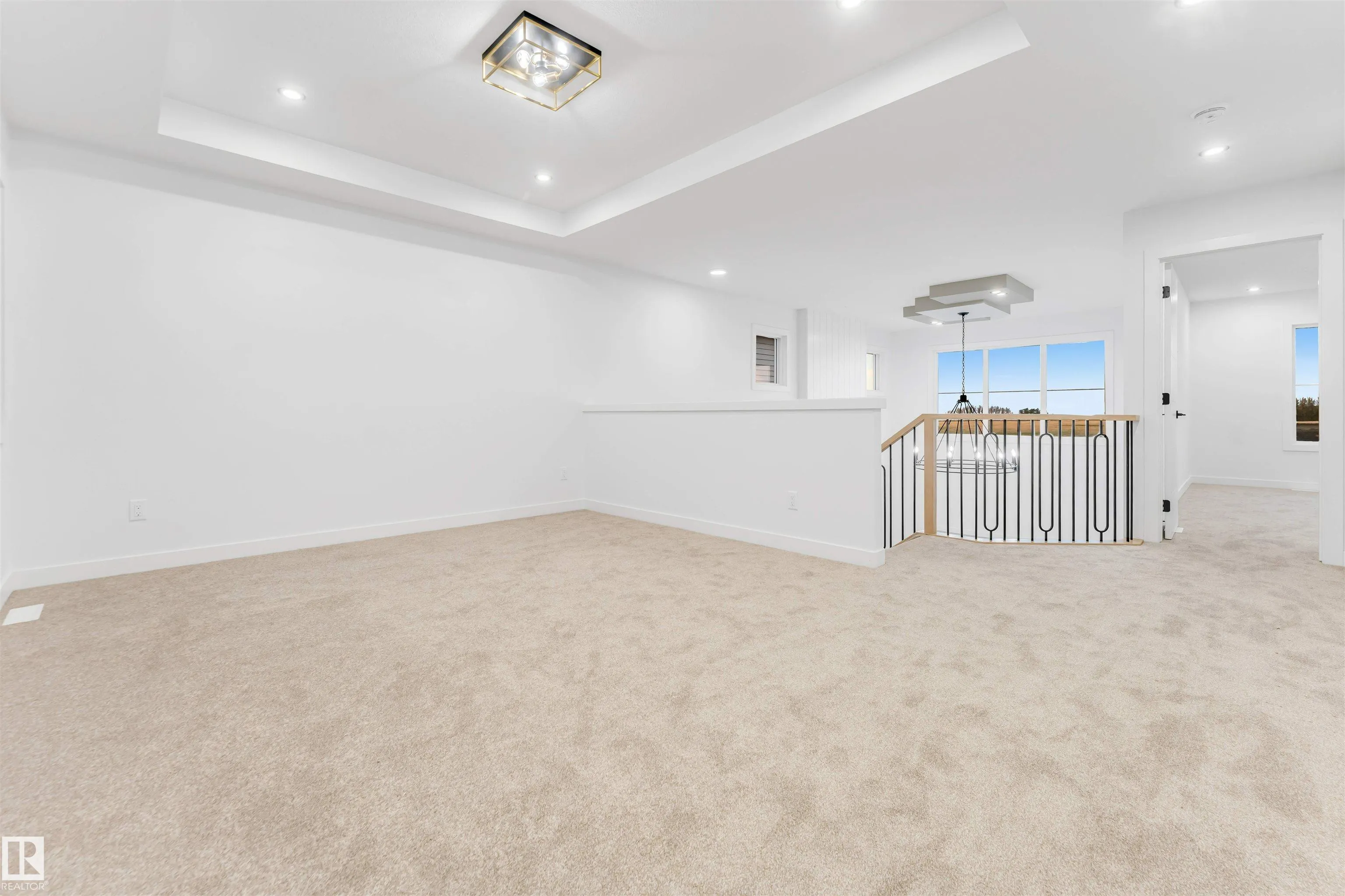 206 Falcon Crescent