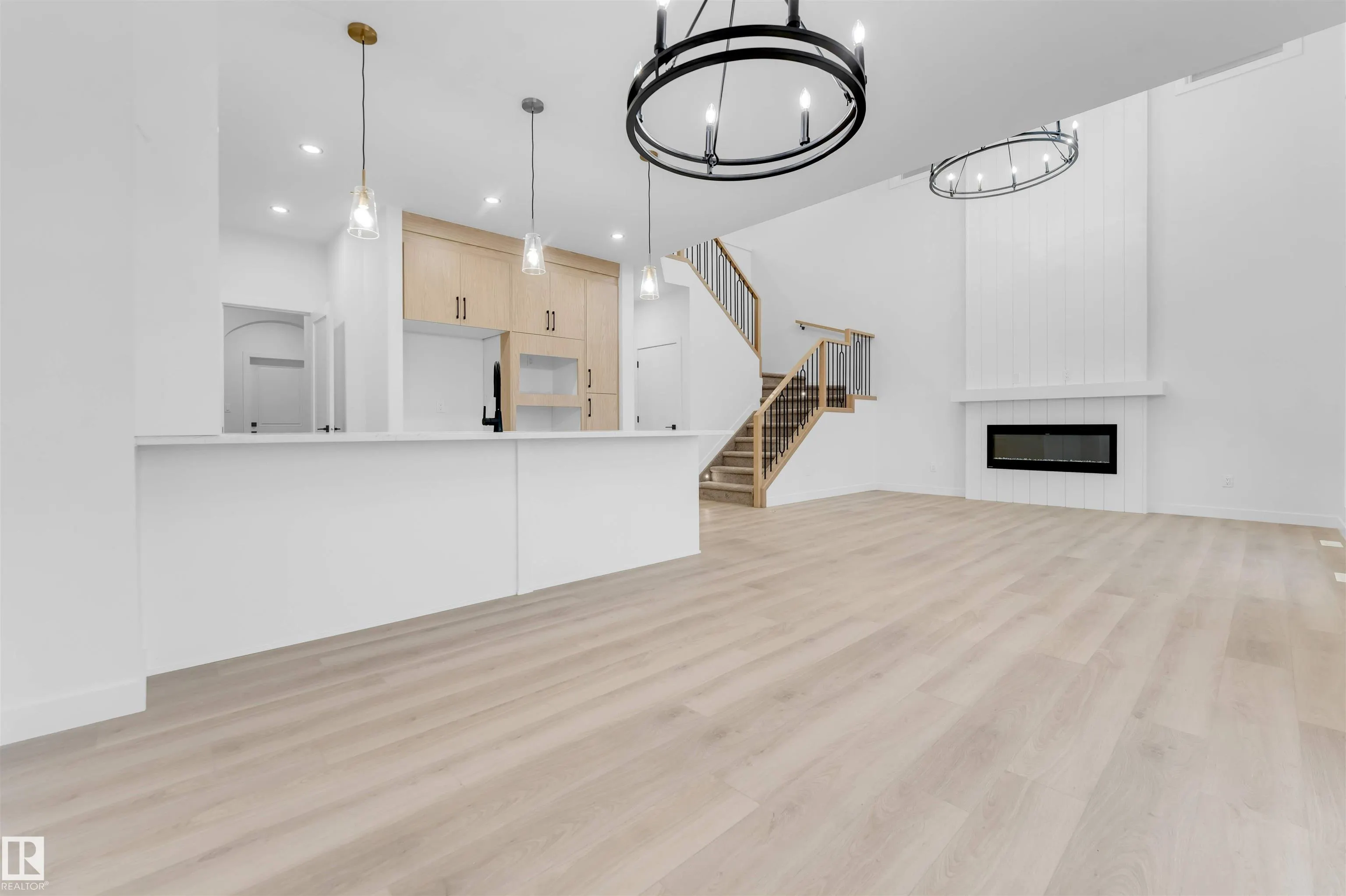 206 Falcon Crescent