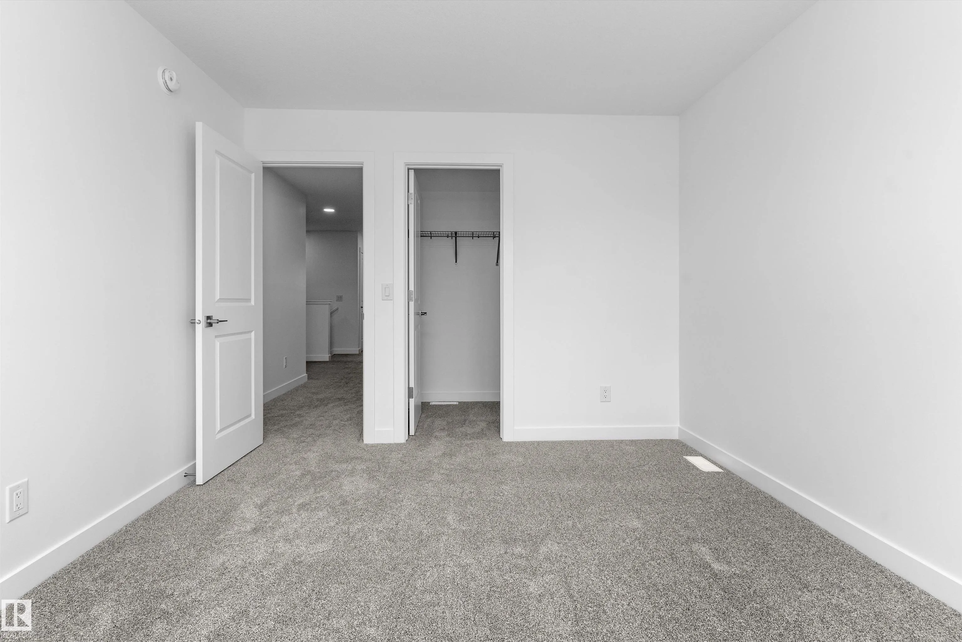 1058 CRISTALL Crescent