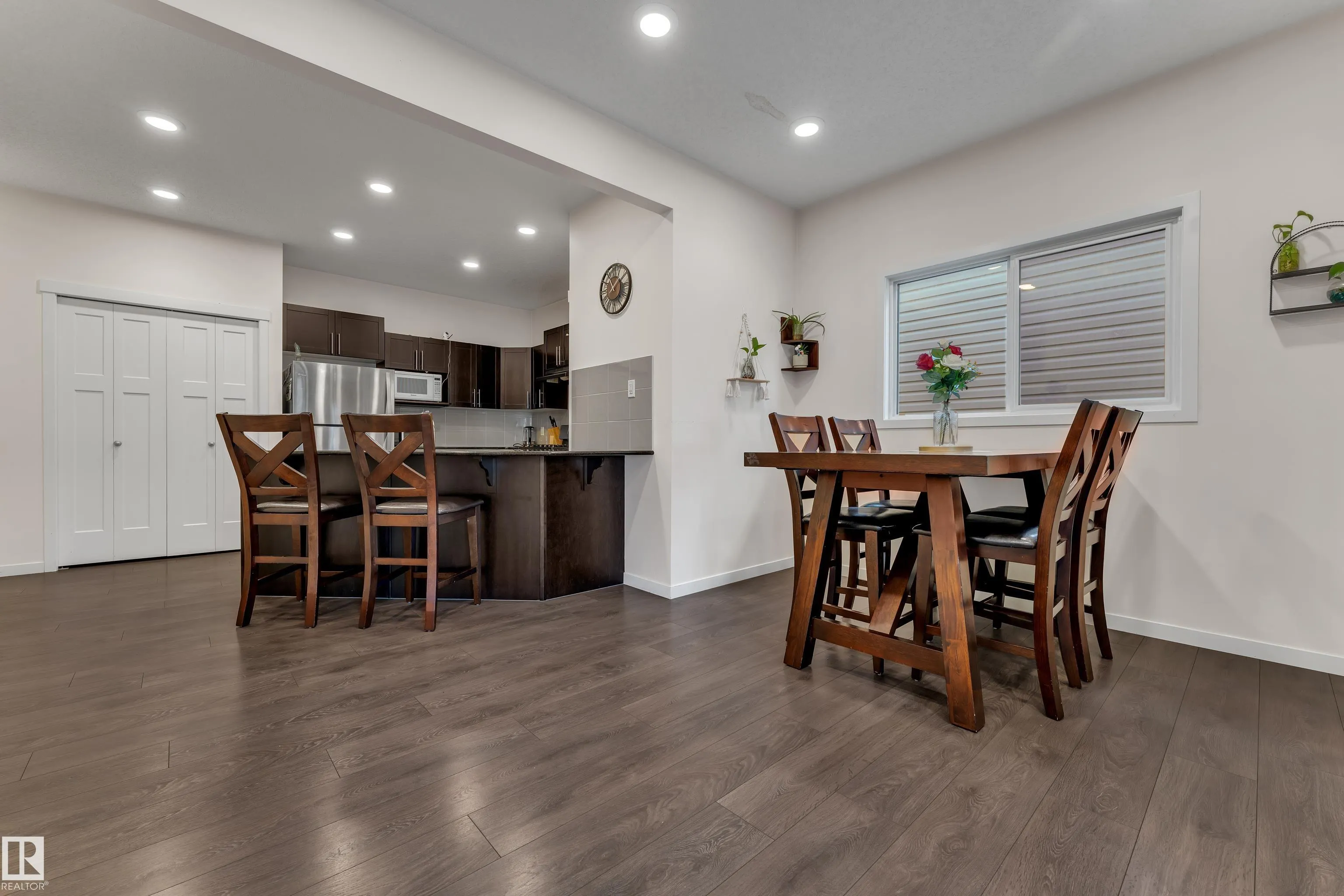 1517 27 Avenue