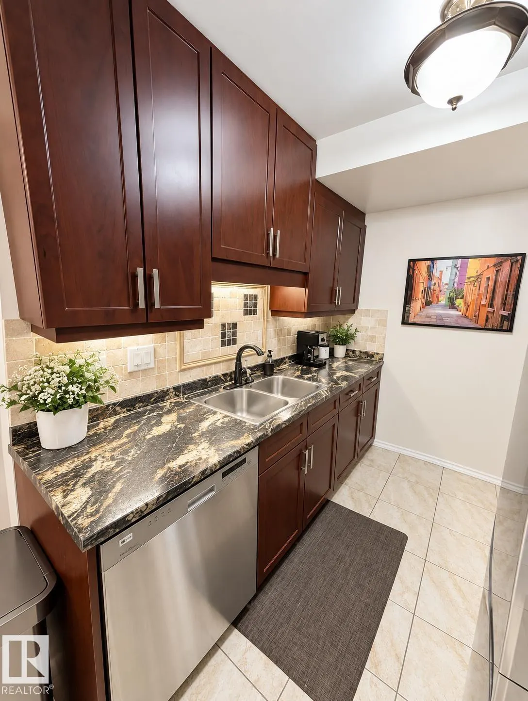 12034 25 Ave