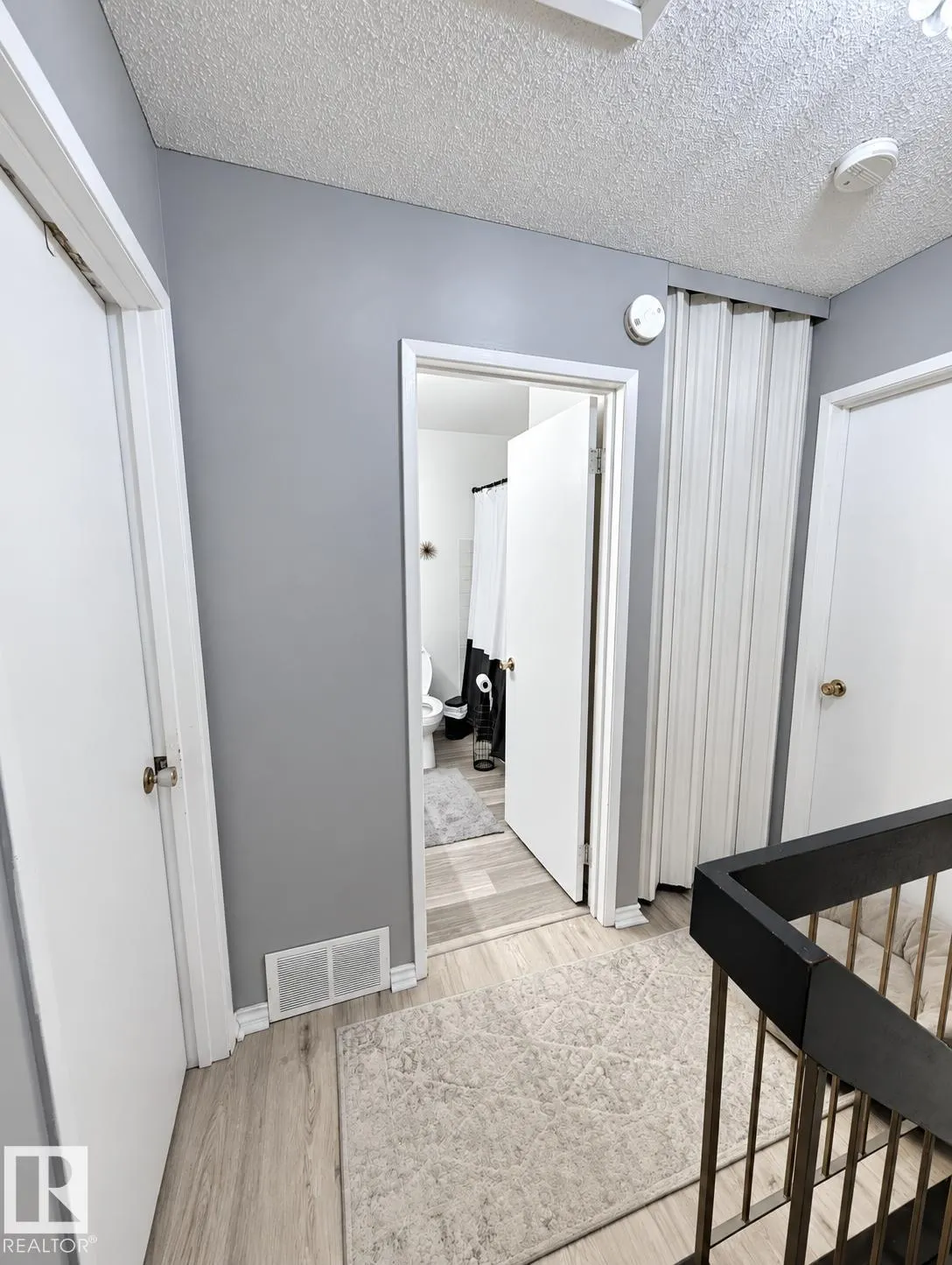 12034 25 Ave