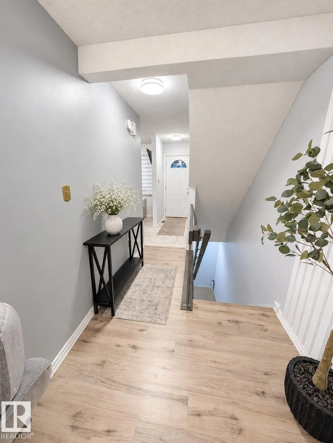 12034 25 Ave