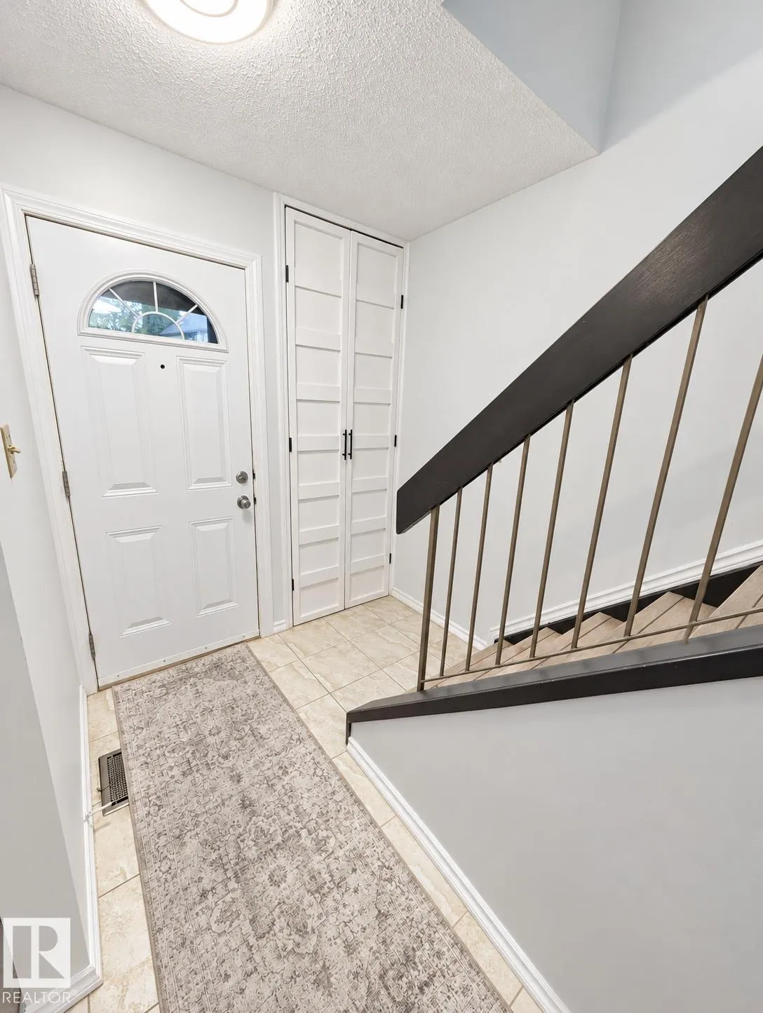 12034 25 Ave
