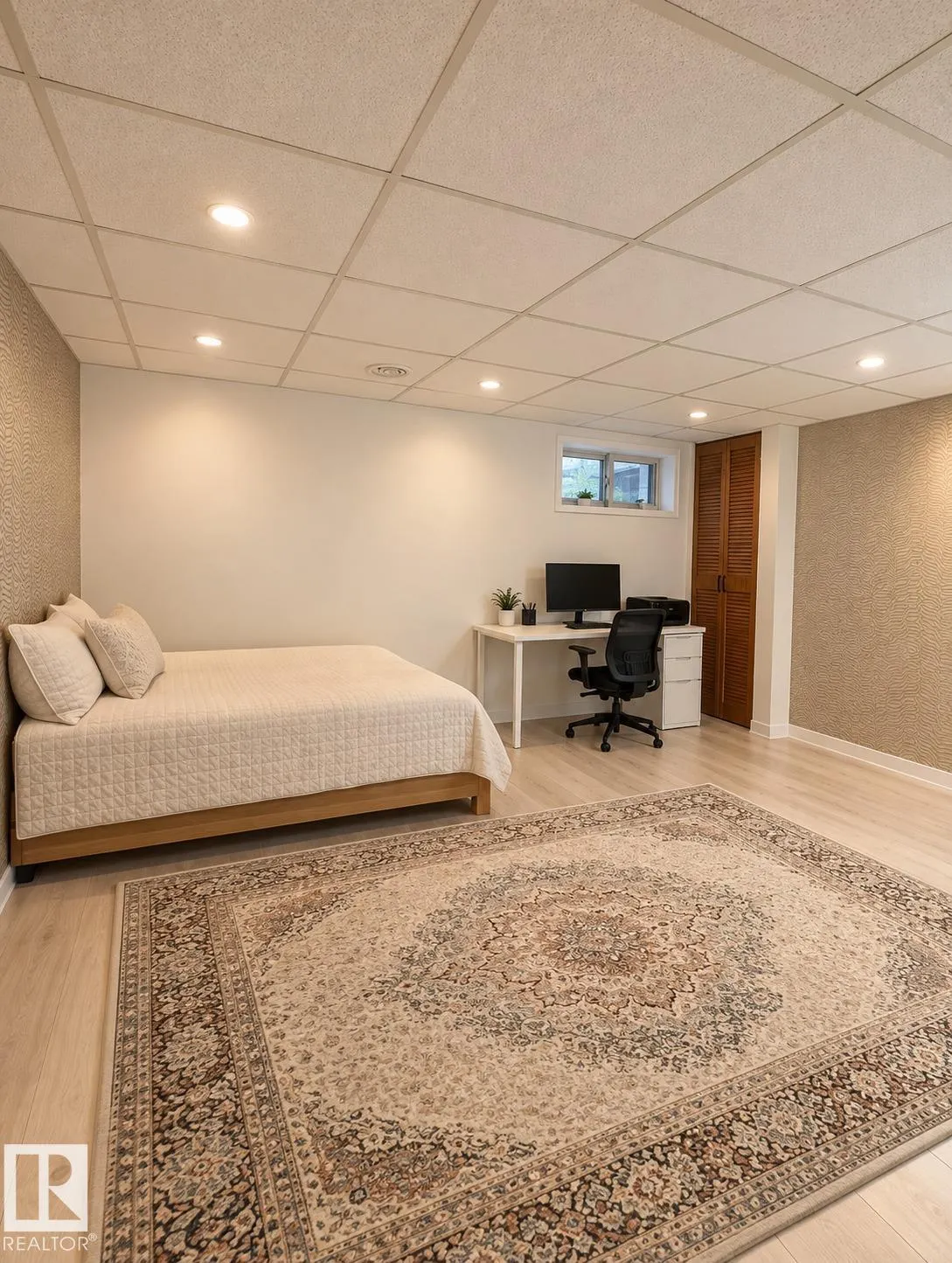 12034 25 Ave